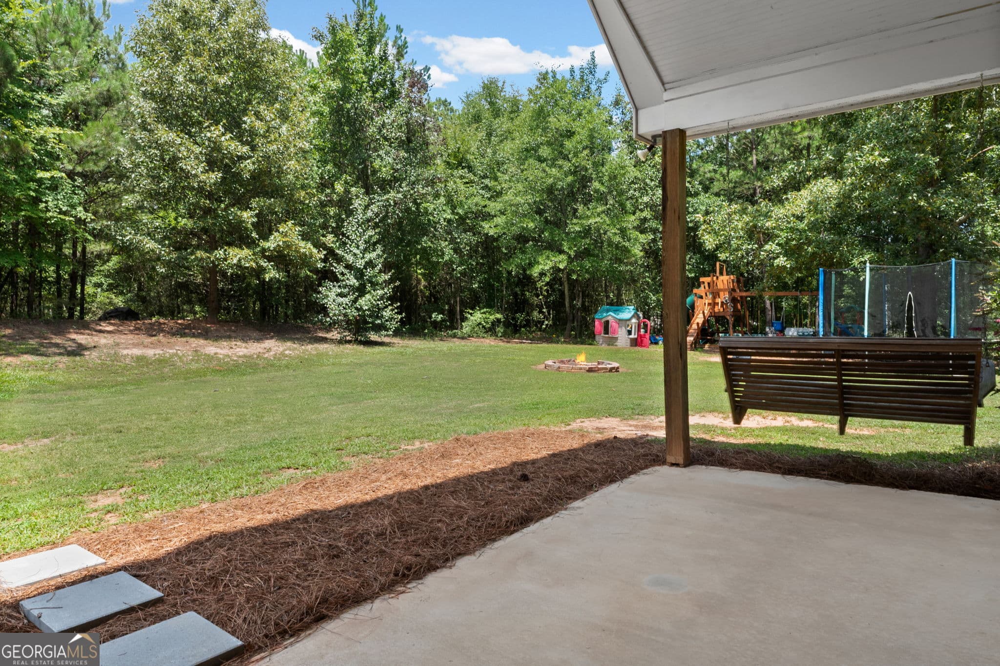 3 bedroom, 2 bathroom, 1,821 sq ft single family residence for sale at 5411 Hightower Trail, Oxford, GA 30054 — photo 6