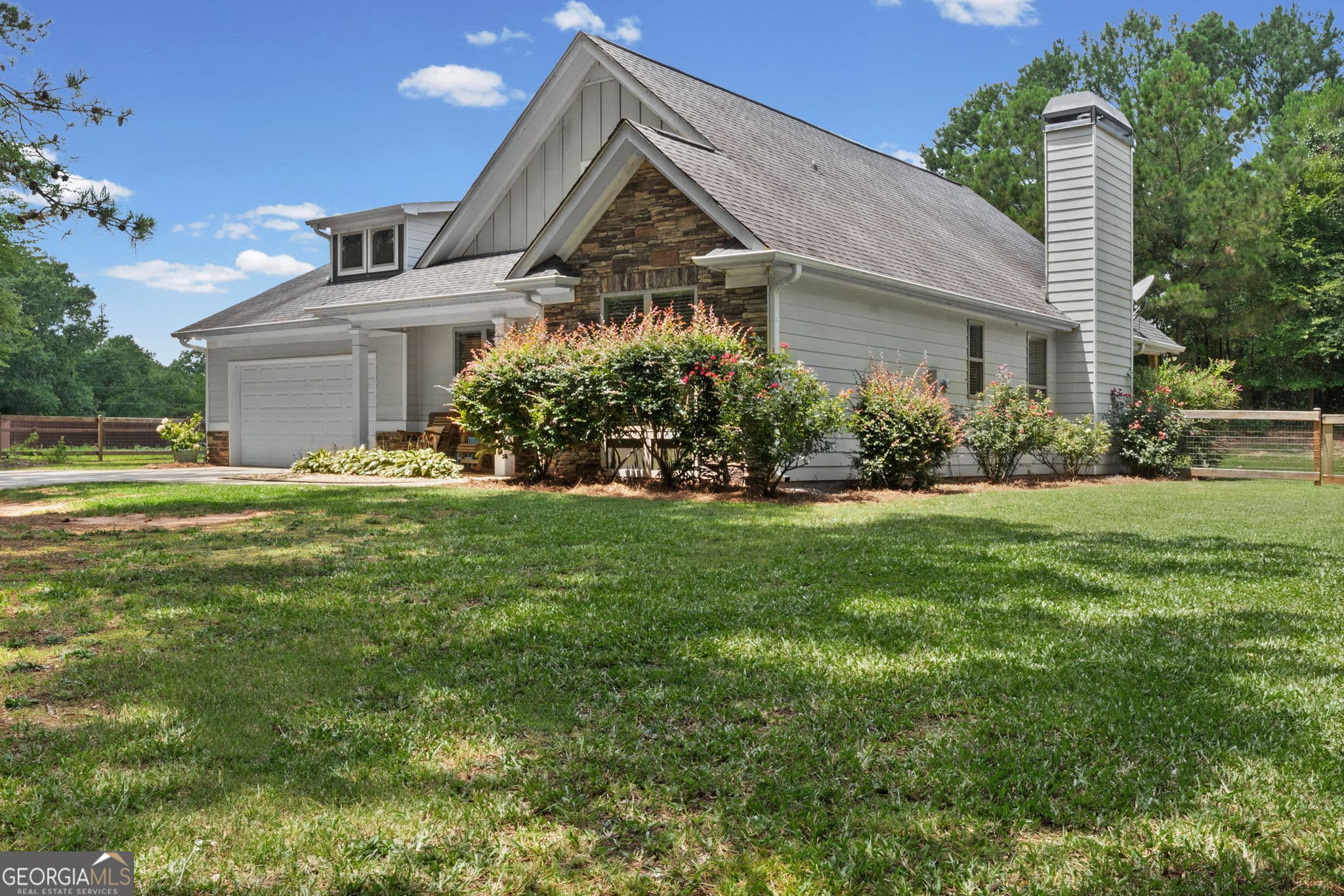3 bedroom, 2 bathroom, 1,821 sq ft single family residence for sale at 5411 Hightower Trail, Oxford, GA 30054