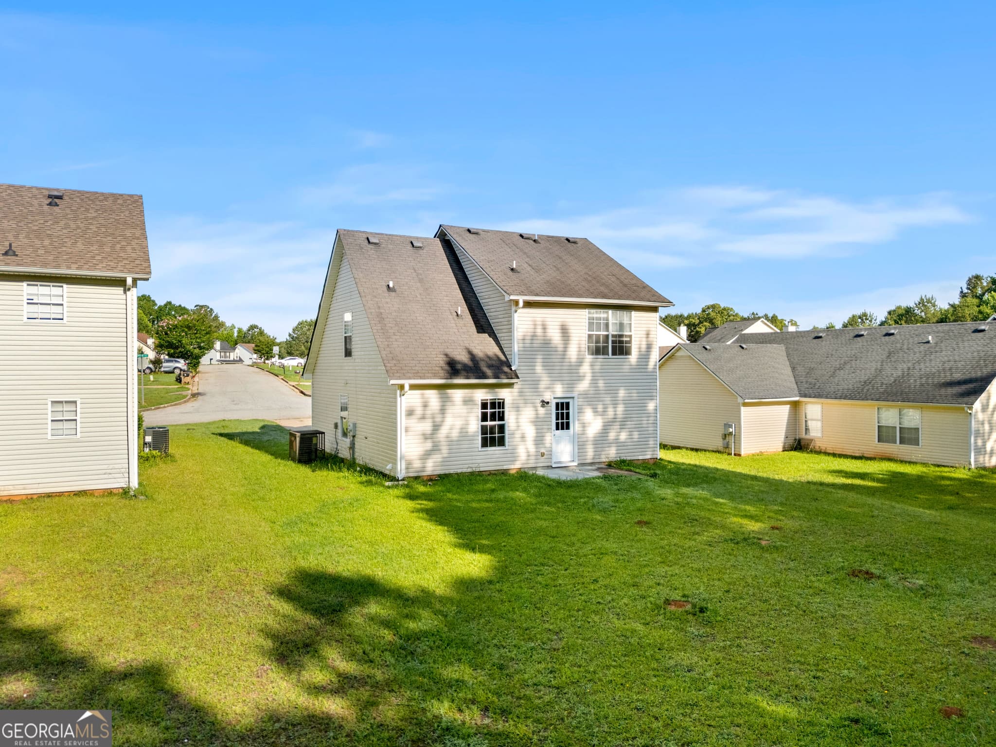 3 bedroom, 2.5 bathroom, 1,500 sq ft single family residence for sale at 9360 Linkside Trace, Riverdale, GA 30274 — photo 3