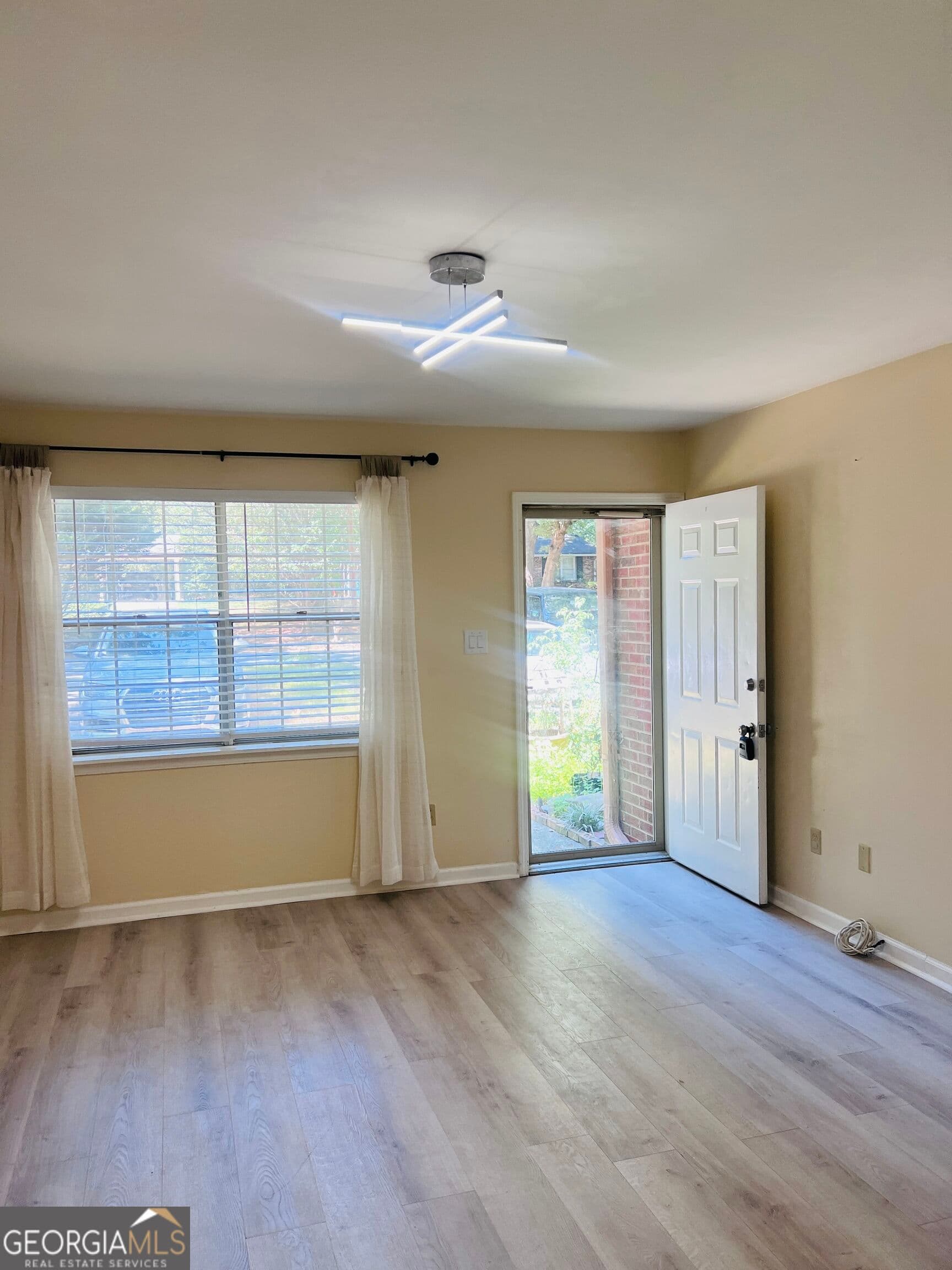 2 bedroom, 2.5 bathroom, 1,134 sq ft townhouse for sale at 4183 Pine Valley Road, Tucker, GA 30084 — photo 7