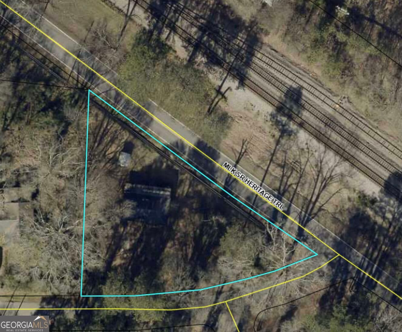 2 bedroom, 1 bathroom, 616 sq ft cabin,single family residence for sale at 101 2nd Street, Stockbridge, GA 30281