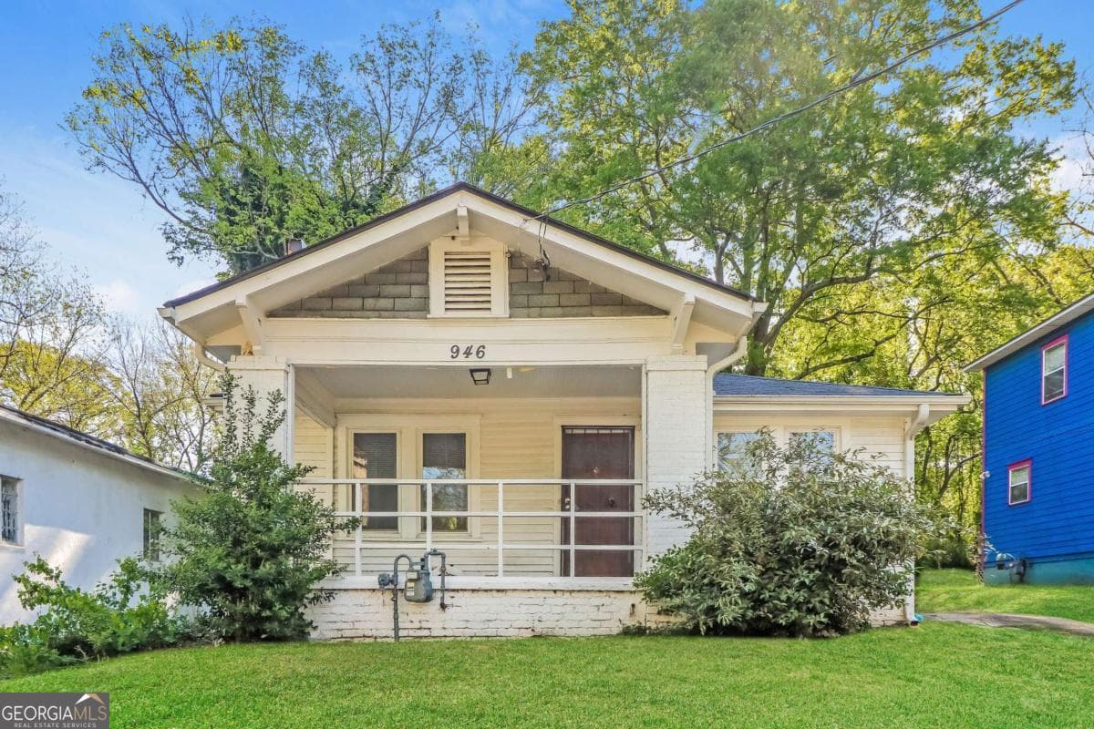 2 bedroom, 1 bathroom, 1,218 sq ft single family residence sold at 946 Crew Street, Atlanta, GA 30315