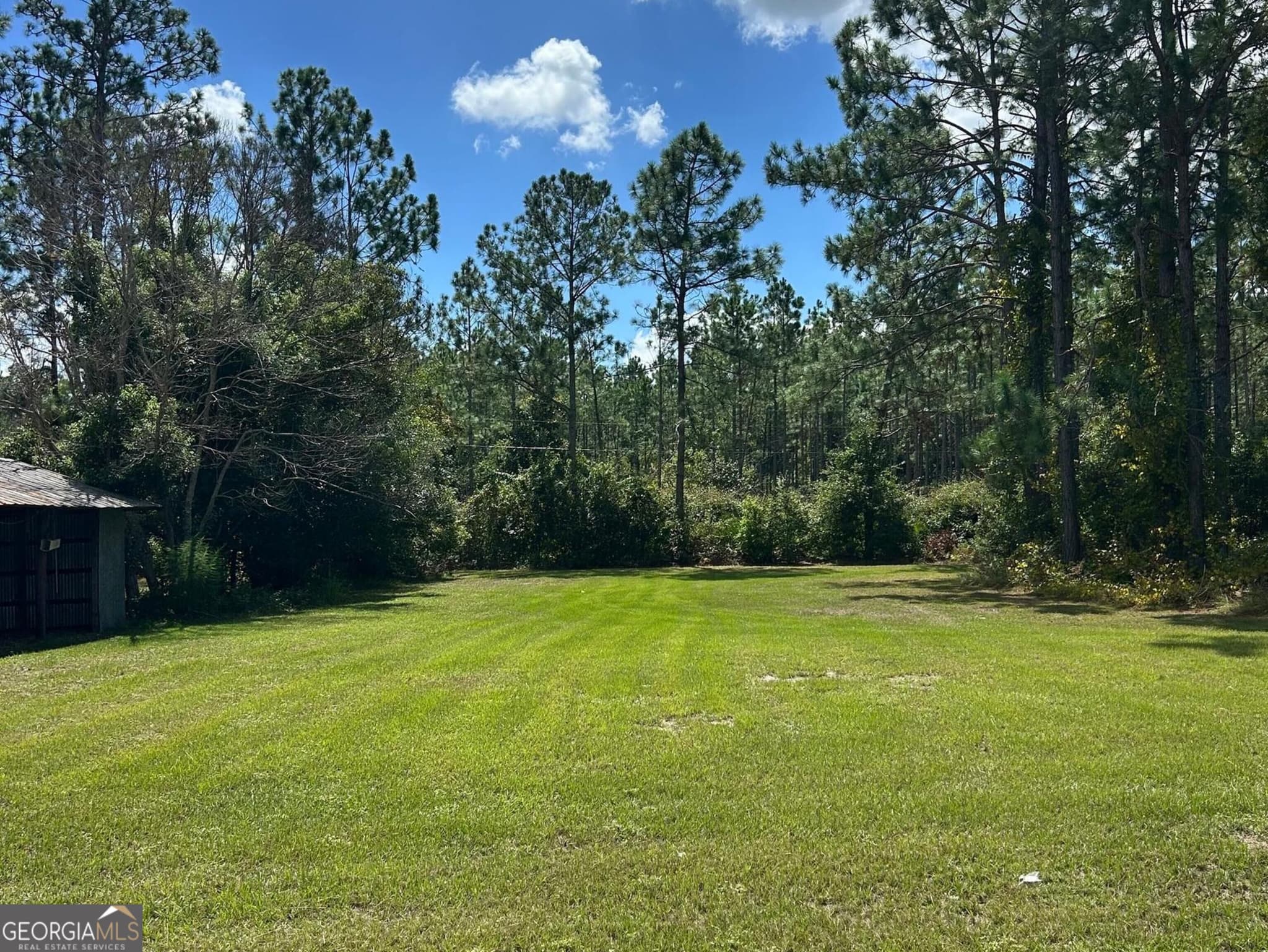 5 bedroom, 4 bathroom, 3,080 sq ft single family residence under contract at 1348 S Us Hwy 1, Alma, GA 31510 — photo 3