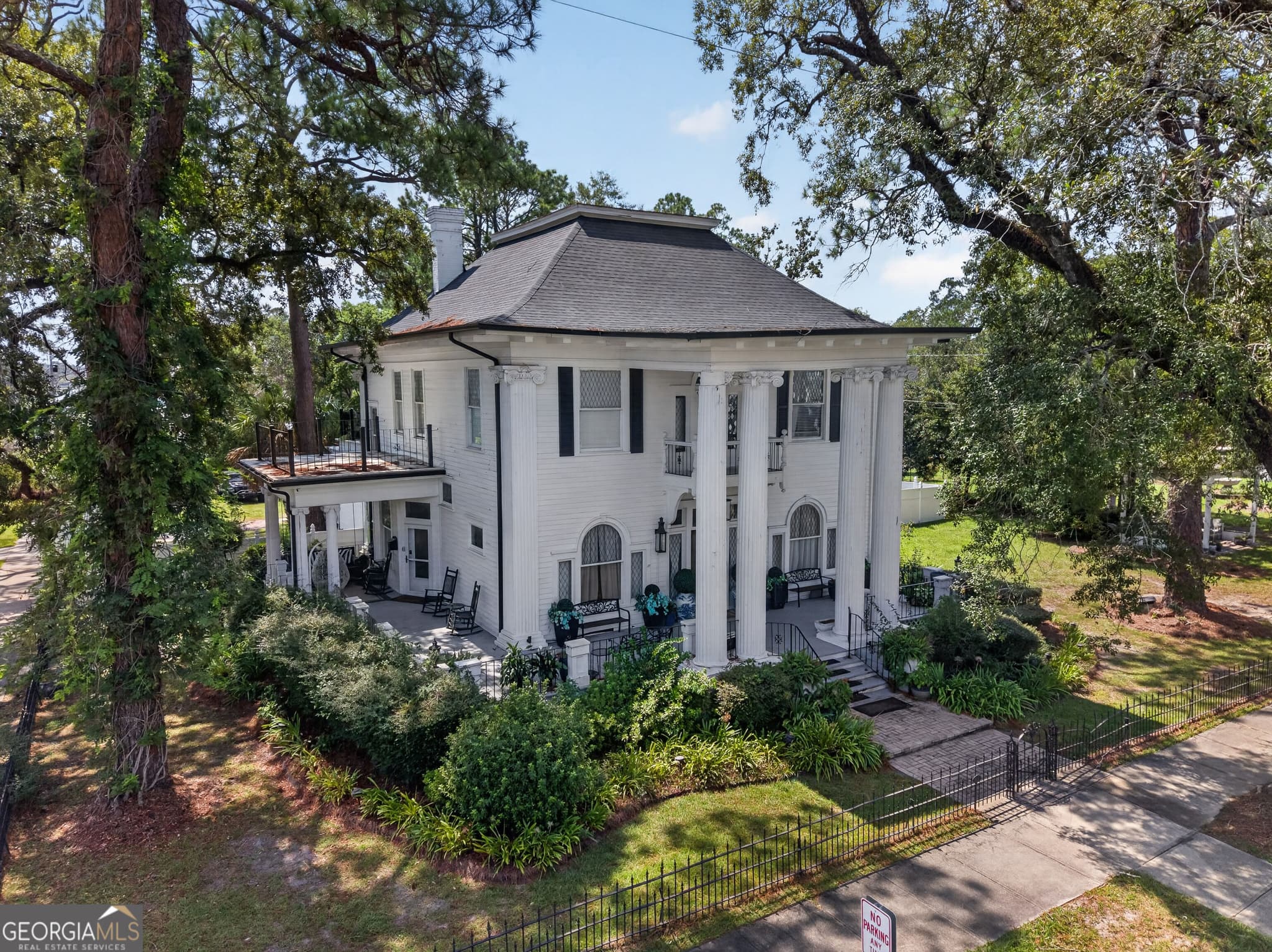 5 bedroom, 2.5 bathroom, 4,664 sq ft single family residence for sale at 901 Carswell Avenue, Waycross, GA 31503 — photo 4