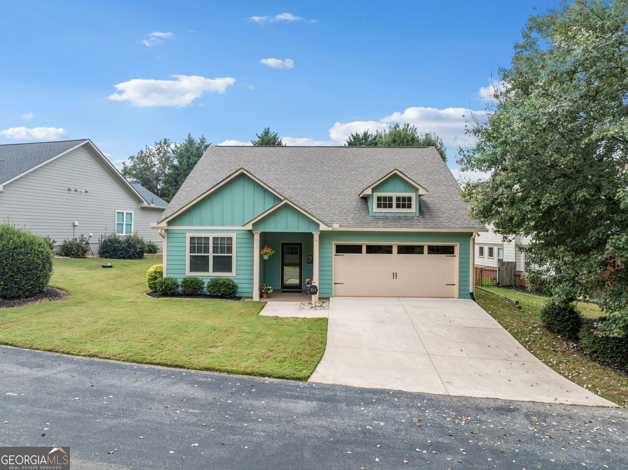 3 bedroom, 2 bathroom, 1,500 sq ft single family residence for sale at 324 Old Clarkesville Mill Road, Clarkesville, GA 30523 — photo 2
