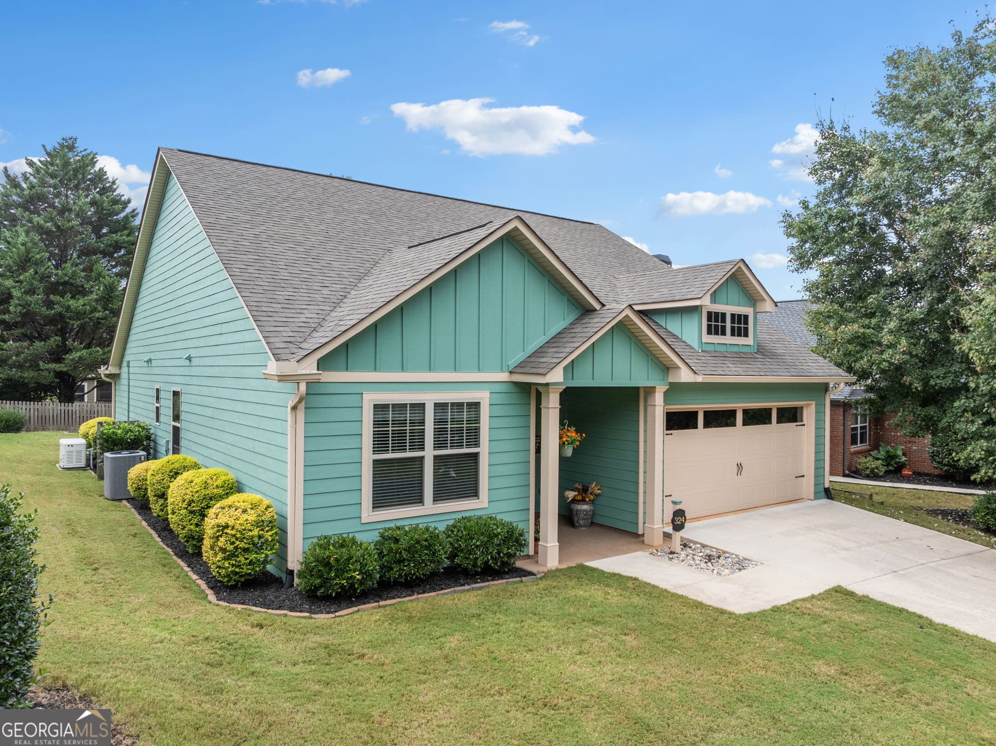 3 bedroom, 2 bathroom, 1,500 sq ft single family residence for sale at 324 Old Clarkesville Mill Road, Clarkesville, GA 30523 — photo 3