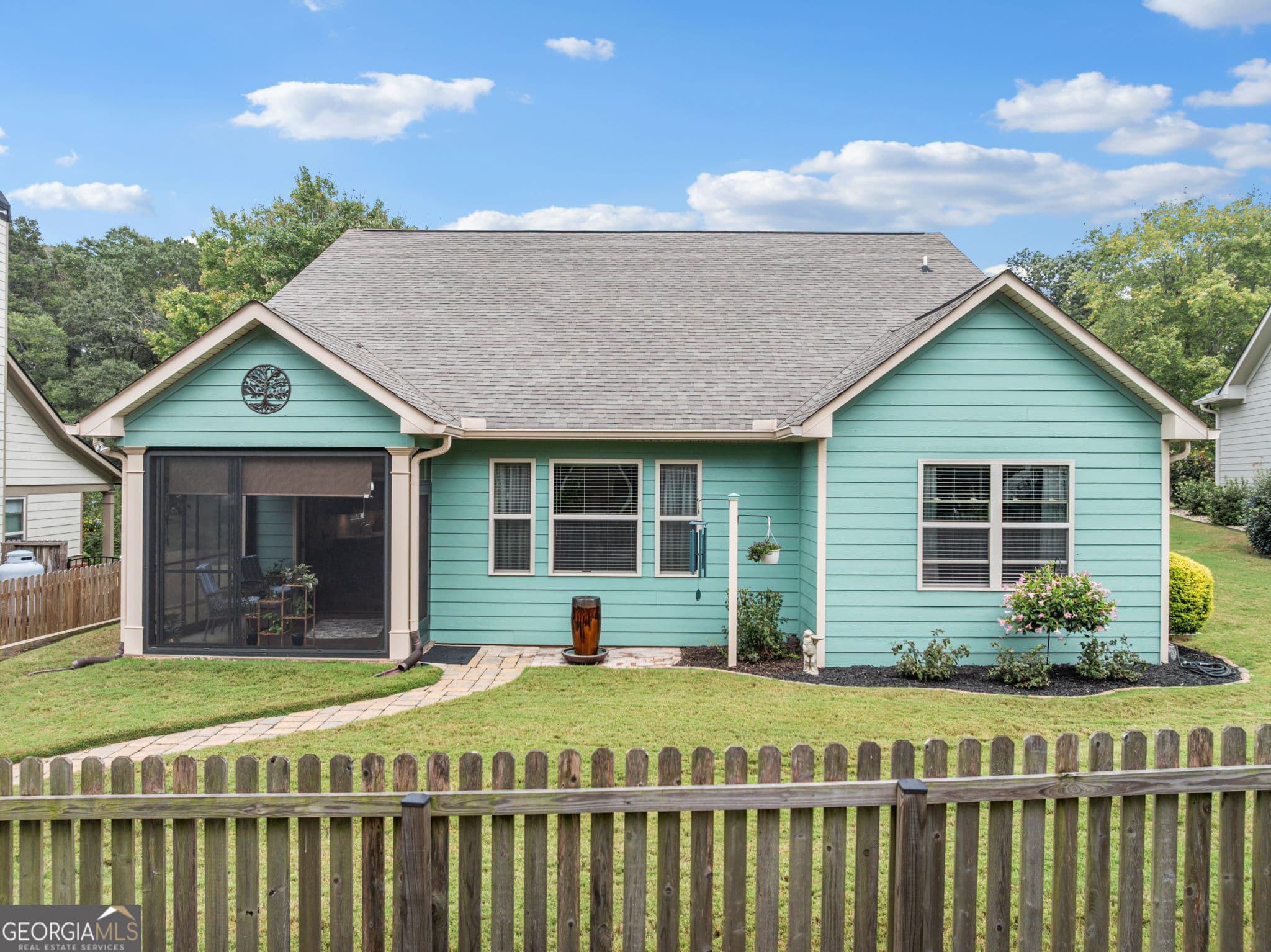 3 bedroom, 2 bathroom, 1,500 sq ft single family residence for sale at 324 Old Clarkesville Mill Road, Clarkesville, GA 30523 — photo 4