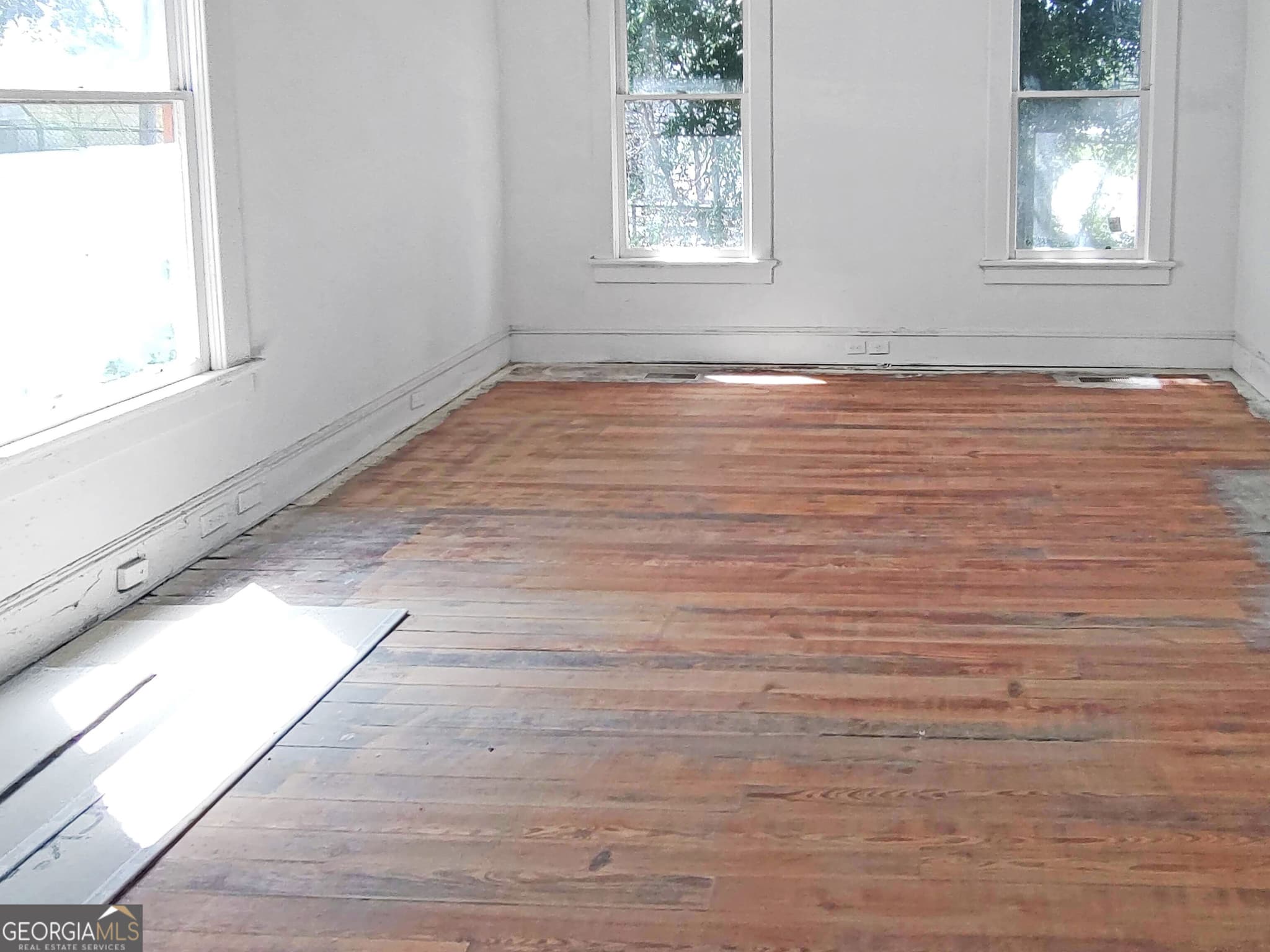 3 bedroom, 2 bathroom, 1,878 sq ft single family residence for sale at 406 N Monroe Street, Albany, GA 31701 — photo 7