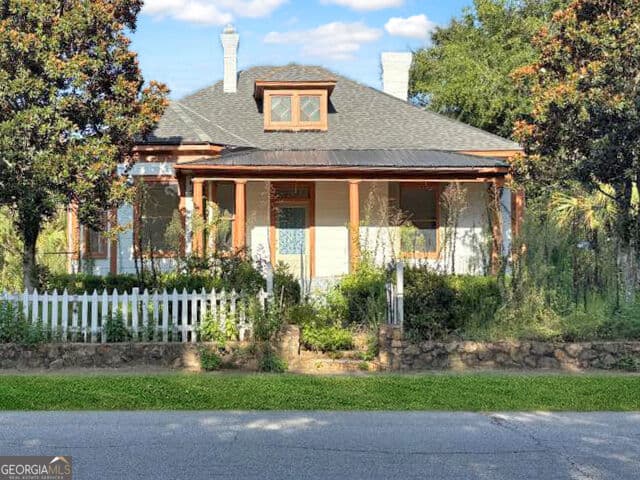 3 bedroom, 2 bathroom, 1,878 sq ft single family residence for sale at 406 N Monroe Street, Albany, GA 31701