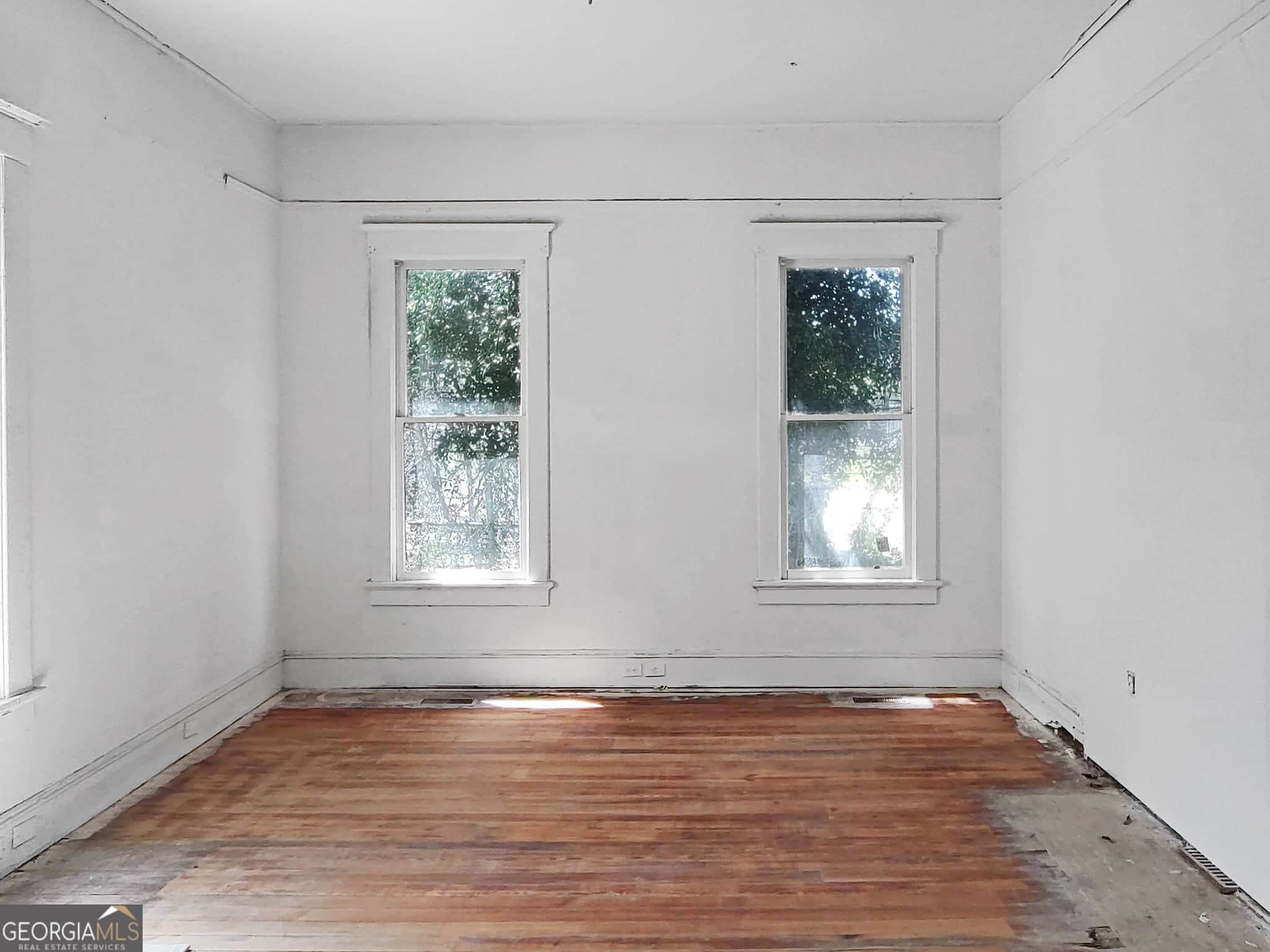 3 bedroom, 2 bathroom, 1,878 sq ft single family residence for sale at 406 N Monroe Street, Albany, GA 31701 — photo 8