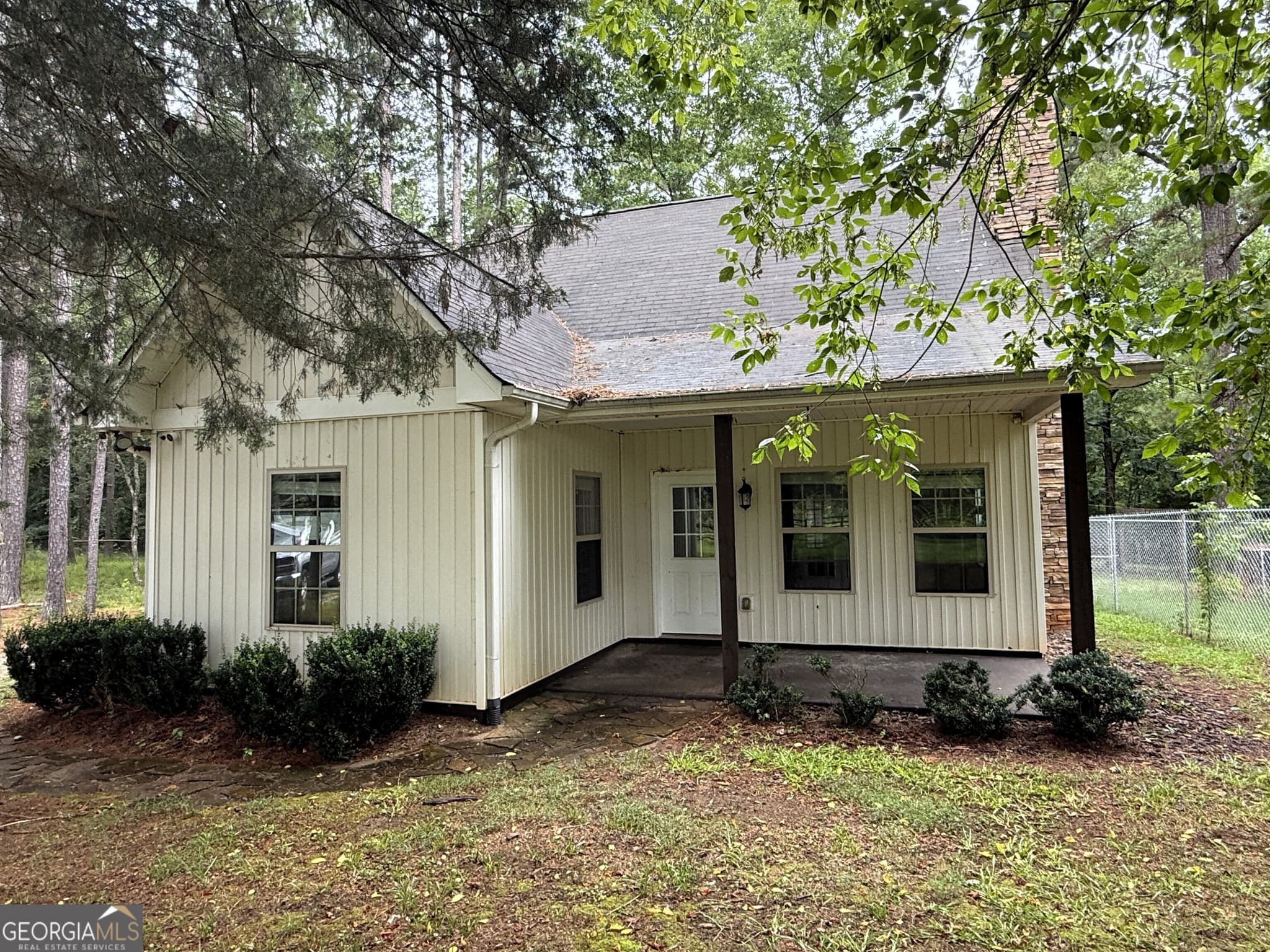 2 bedroom, 2 bathroom, 1,296 sq ft single family residence for sale at 1331 Center Hill School Road, Union Point, GA 30669