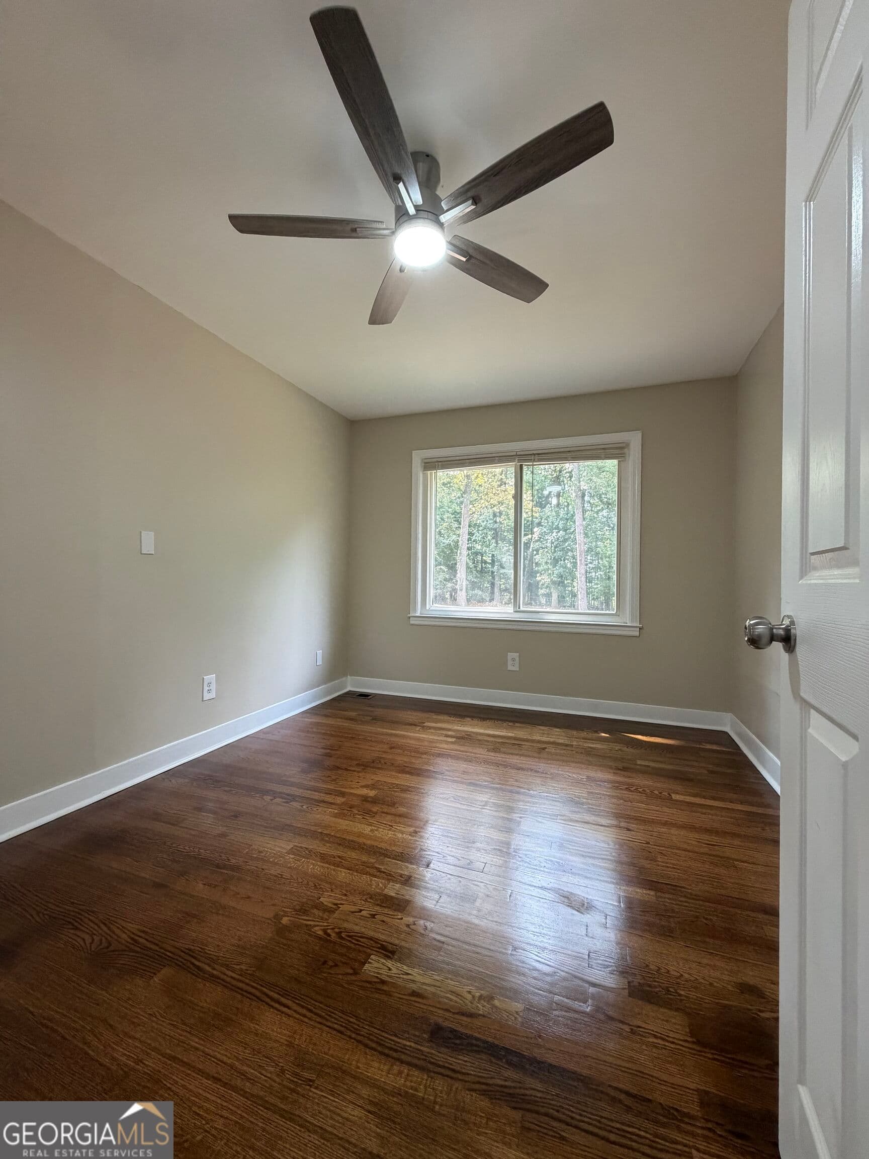 3 bedroom, 1.5 bathroom, 912 sq ft single family residence for sale at 897 Wanda Circle, Marietta, GA 30008 — photo 6