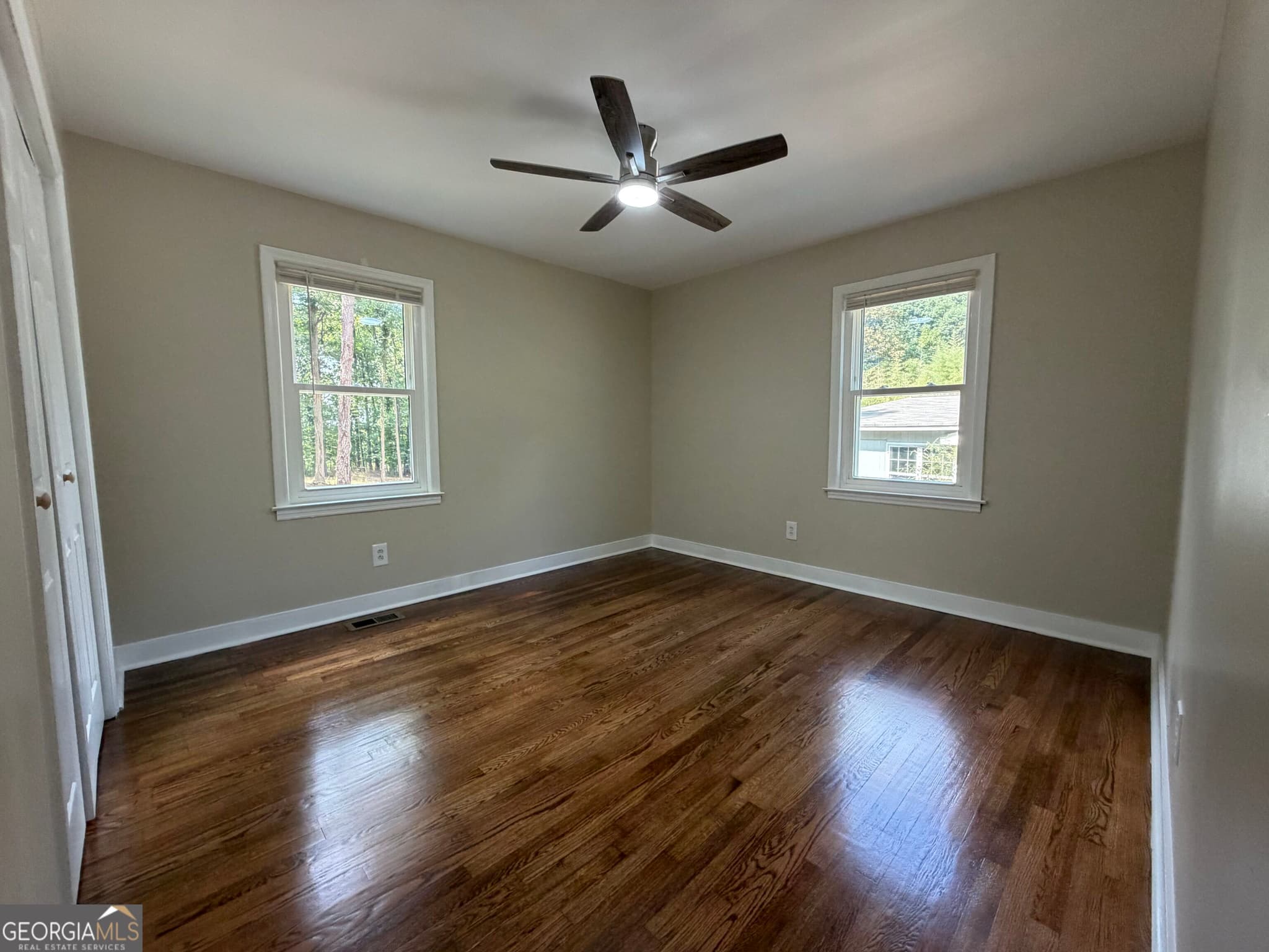 3 bedroom, 1.5 bathroom, 912 sq ft single family residence for sale at 897 Wanda Circle, Marietta, GA 30008 — photo 5