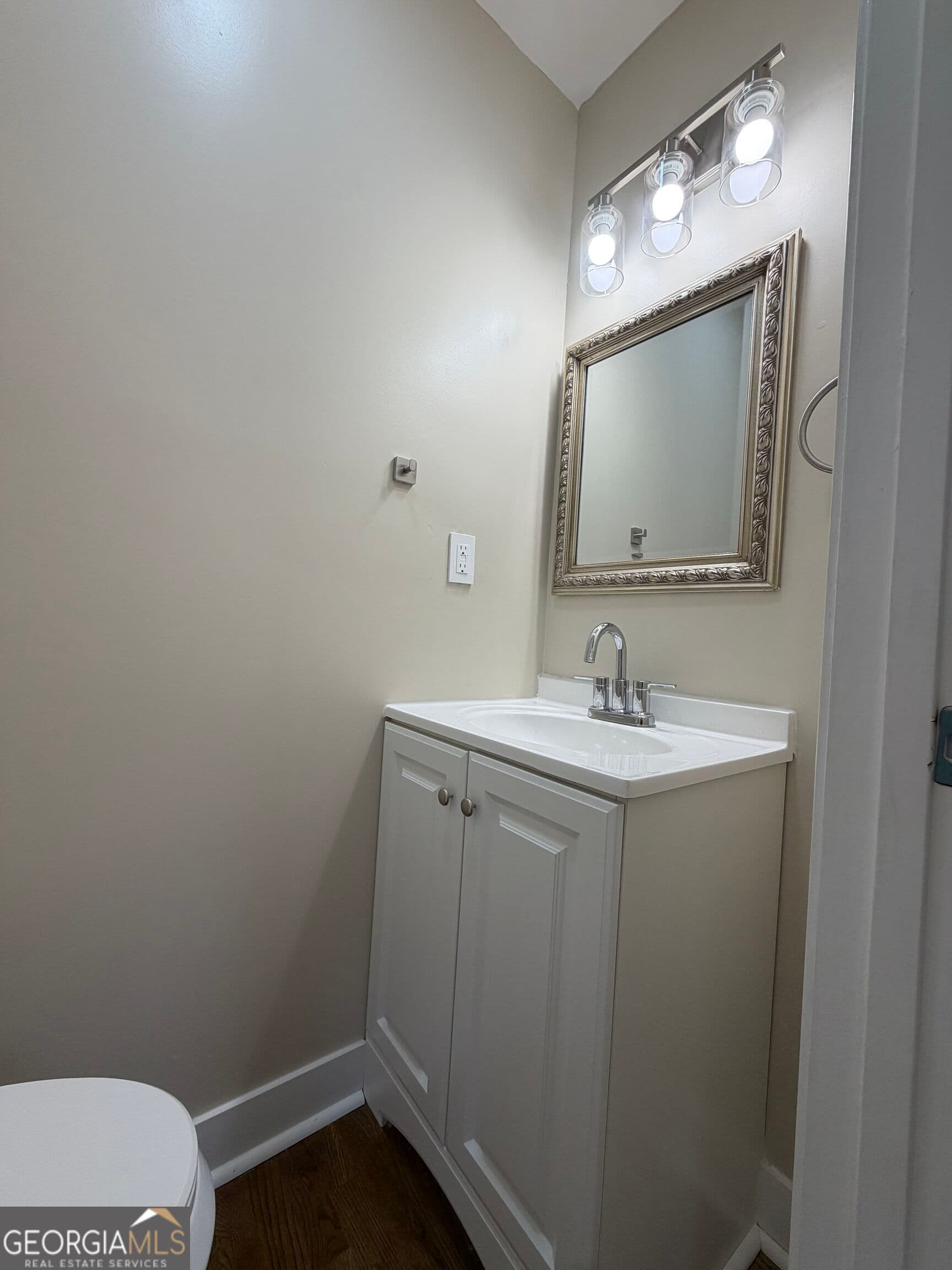 3 bedroom, 1.5 bathroom, 912 sq ft single family residence for sale at 897 Wanda Circle, Marietta, GA 30008 — photo 9