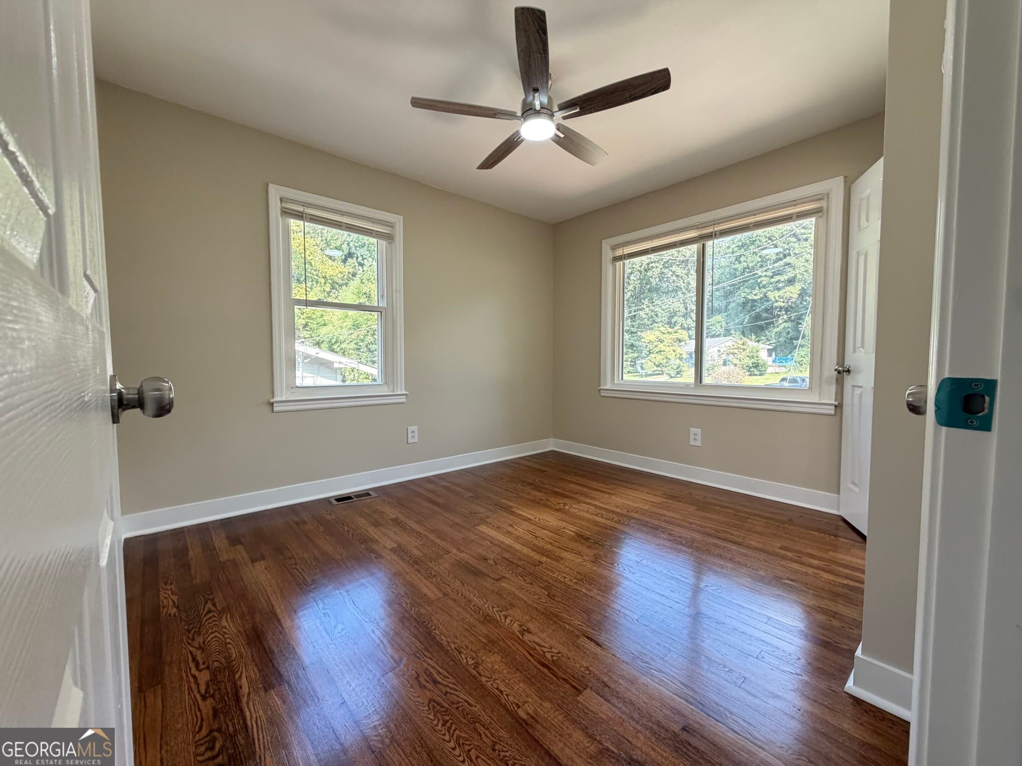 3 bedroom, 1.5 bathroom, 912 sq ft single family residence for sale at 897 Wanda Circle, Marietta, GA 30008 — photo 4