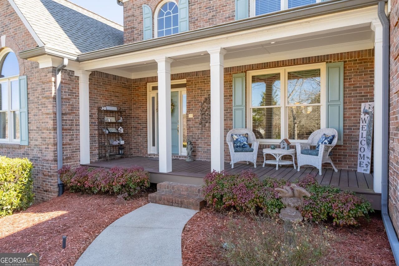 4 bedroom, 3.5 bathroom, 5,774 sq ft single family residence for sale at 8015 Hurakan Creek Crossing, Cumming, GA 30028 — photo 7