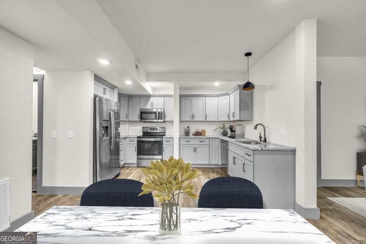 3 bedroom, 2.5 bathroom, 1,800 sq ft condominium for rent at 36 Spring Creek Court, Canon, GA 30520 for $1,500 a month — photo 3