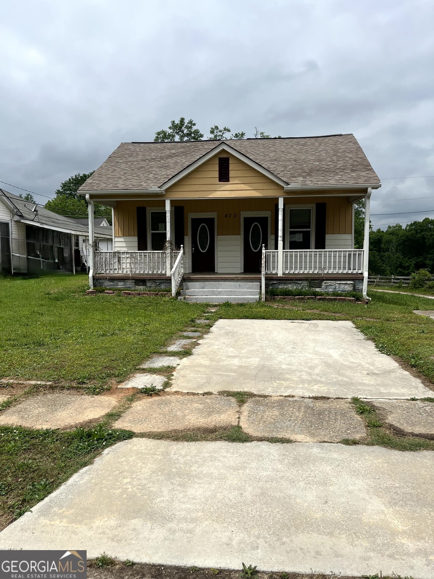 3 bedroom, 2 bathroom, 1,364 sq ft single family residence for sale at 430 Knight Street, Elberton, GA 30635