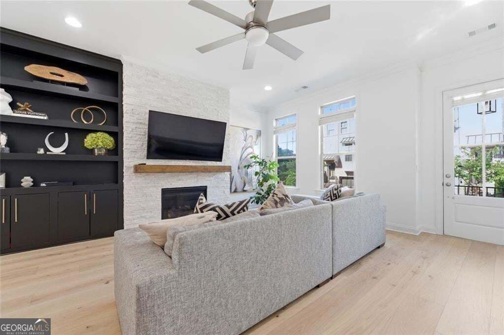 3 bedroom, 3.5 bathroom, 2,880 sq ft townhouse for sale at 3554 Parkside Way, Brookhaven, GA 30319 — photo 2
