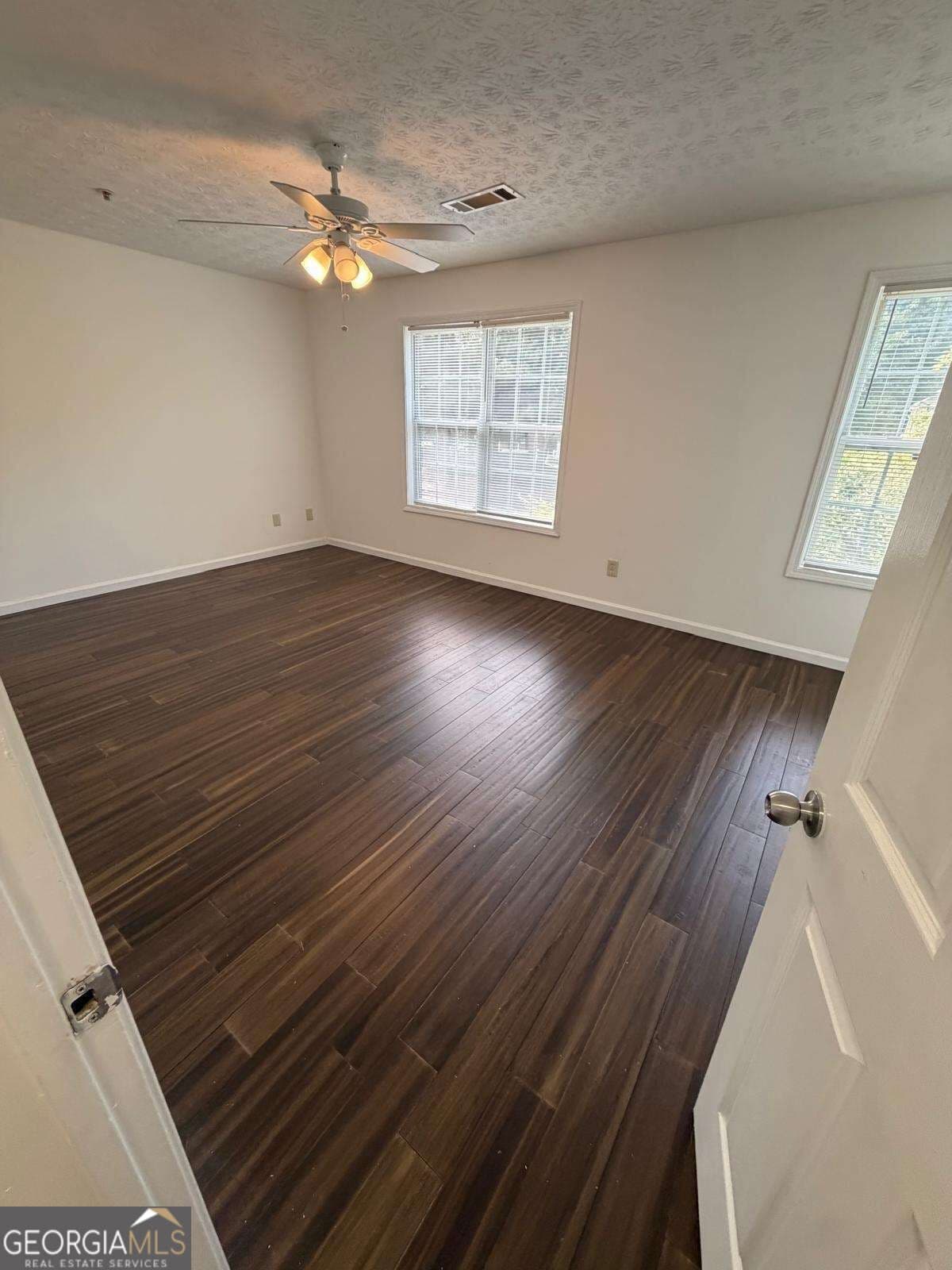 3 bedroom, 2.5 bathroom, 1,592 sq ft townhouse for rent at 5090 Leeshire Trace, Tucker, GA 30084 for $2,300 a month — photo 6