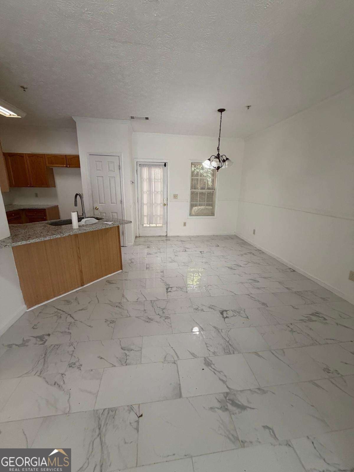3 bedroom, 2.5 bathroom, 1,592 sq ft townhouse for rent at 5090 Leeshire Trace, Tucker, GA 30084 for $2,300 a month — photo 10