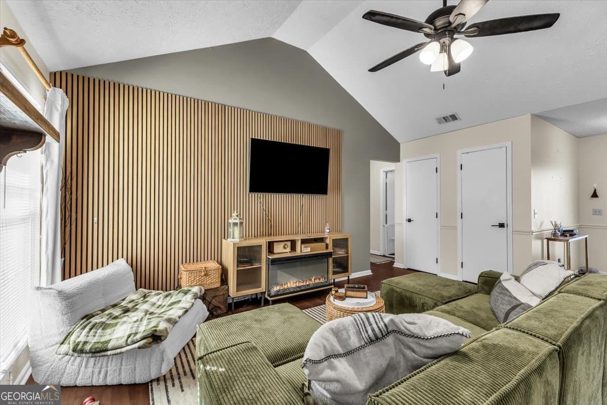 3 bedroom, 2 bathroom, 1,587 sq ft single family residence for sale at 40 Whippoorwill Lane, Richmond Hill, GA 31324 — photo 9