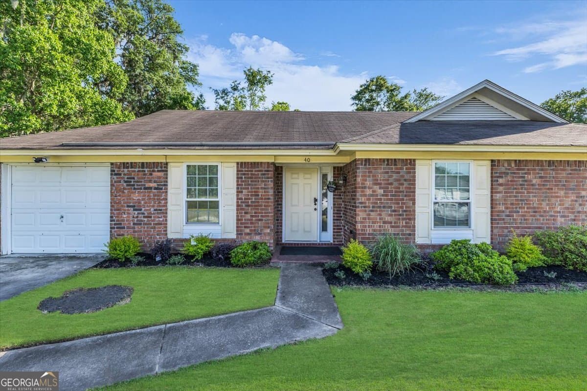3 bedroom, 2 bathroom, 1,587 sq ft single family residence for sale at 40 Whippoorwill Lane, Richmond Hill, GA 31324 — photo 4