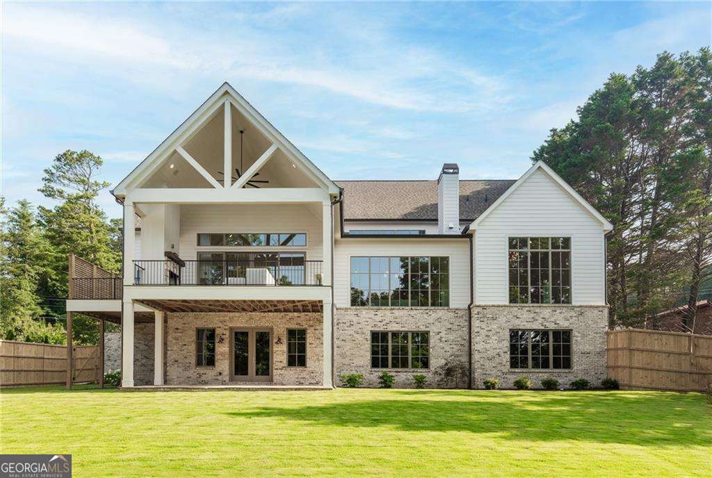 5 bedroom, 5.5 bathroom single family residence for sale at 228 Thomas Circle, Roswell, GA 30075 — photo 2