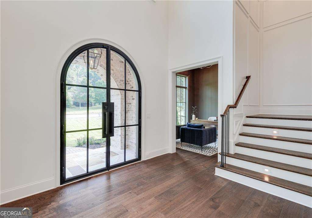 5 bedroom, 5.5 bathroom single family residence for sale at 228 Thomas Circle, Roswell, GA 30075 — photo 4