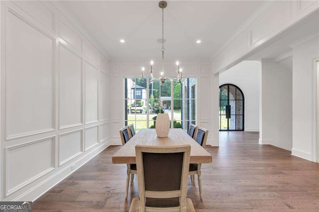 5 bedroom, 5.5 bathroom single family residence for sale at 228 Thomas Circle, Roswell, GA 30075 — photo 8