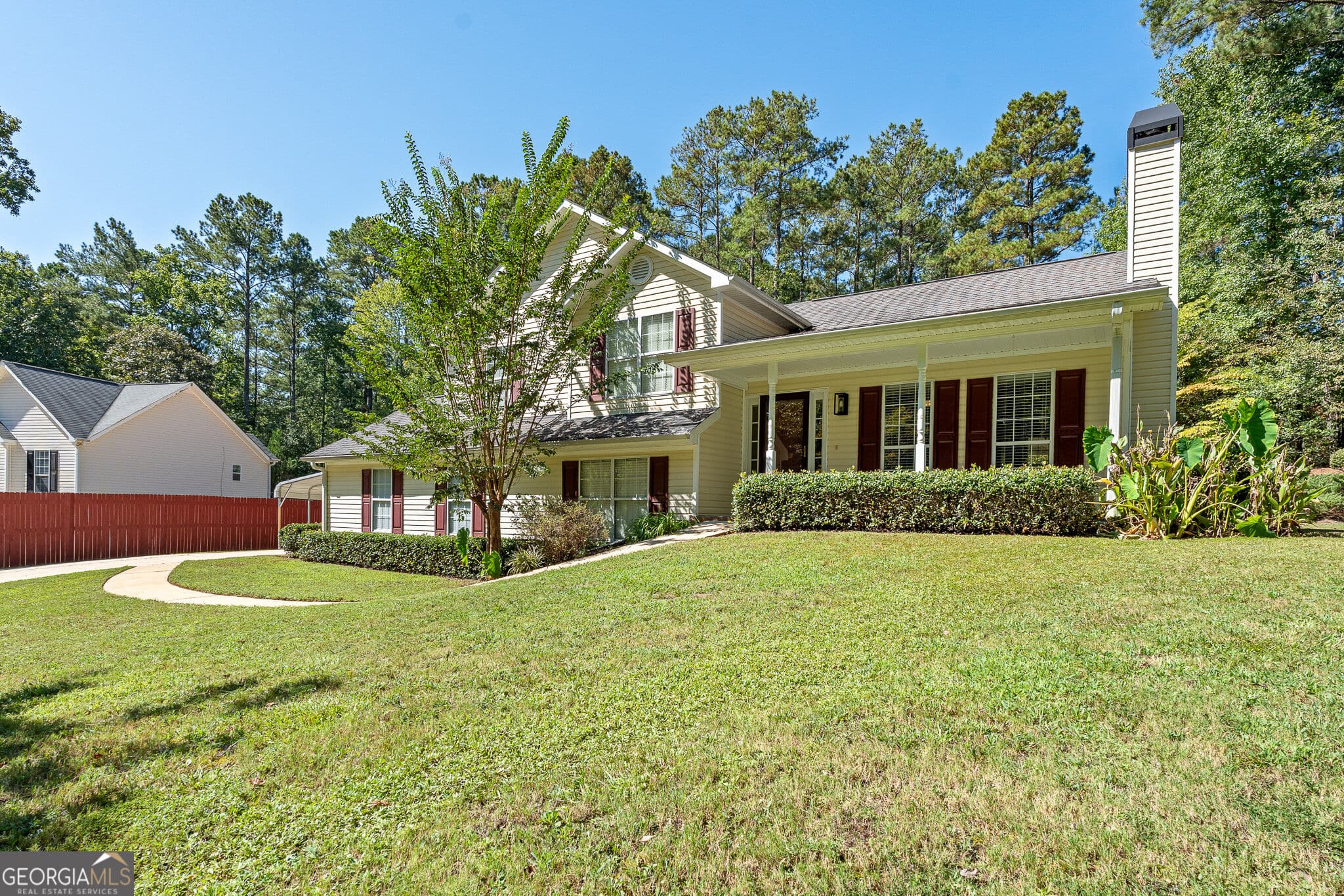 4 bedroom, 3 bathroom, 1,961 sq ft single family residence for sale at 65 Lauren Overlook, Newnan, GA 30263 — photo 3