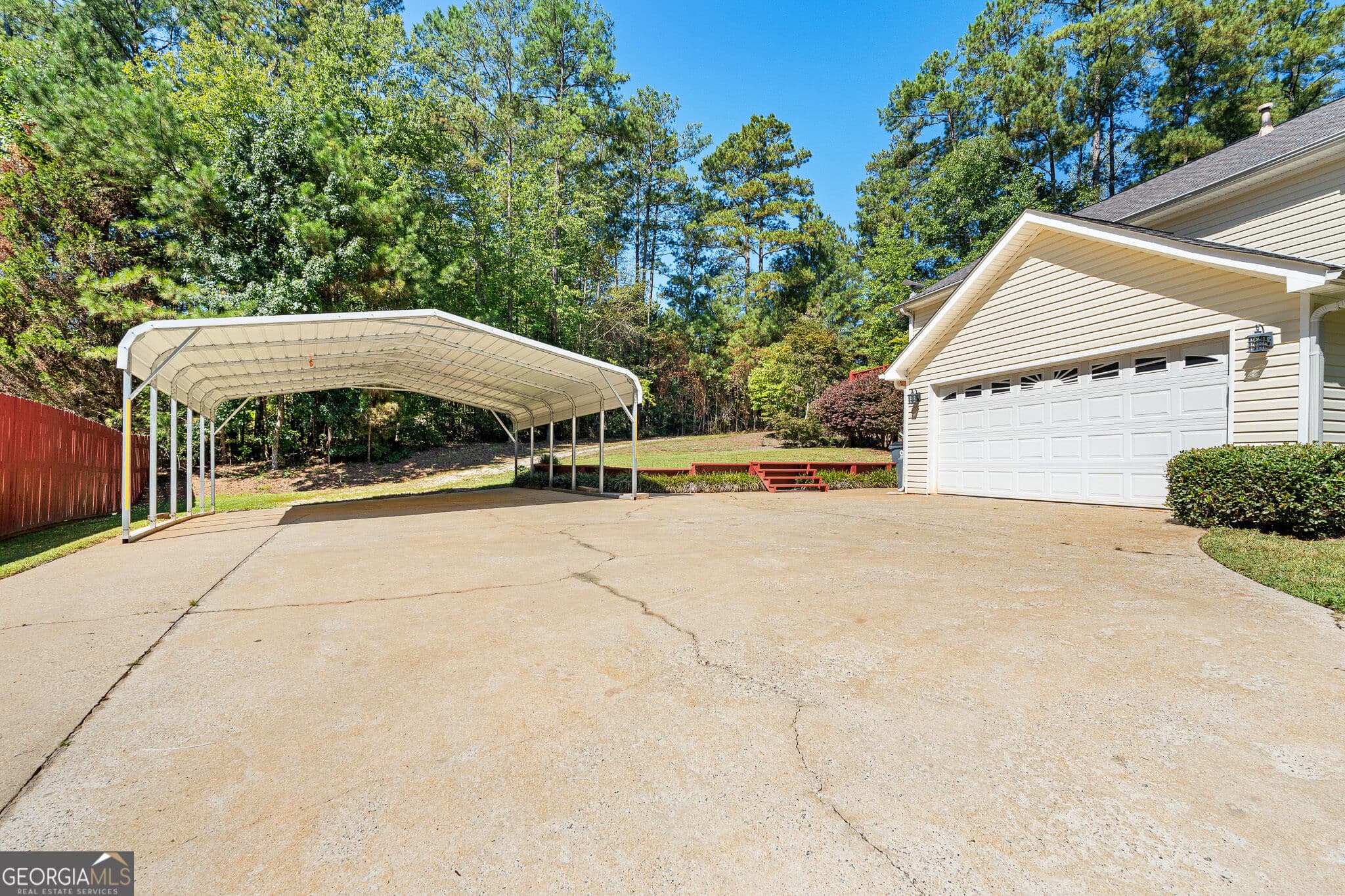 4 bedroom, 3 bathroom, 1,961 sq ft single family residence for sale at 65 Lauren Overlook, Newnan, GA 30263 — photo 5