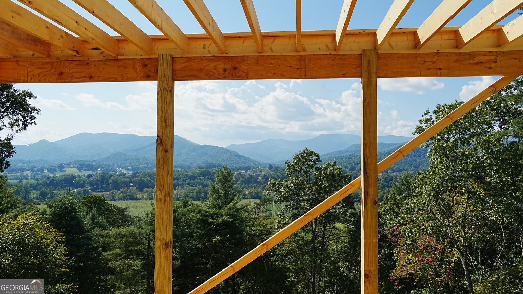 5 bedroom, 4.5 bathroom, 5,000 sq ft single family residence for sale at 281 Uplander Court, Rabun Gap, GA 30568 — photo 9