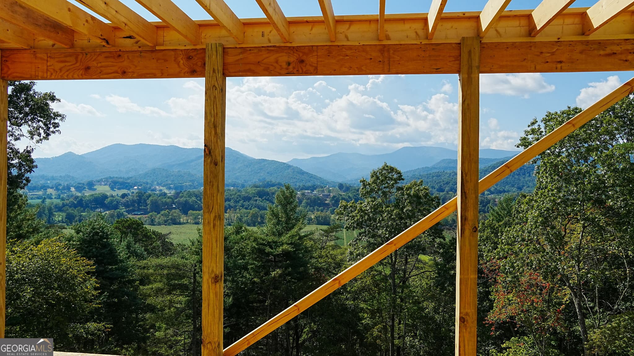 5 bedroom, 4.5 bathroom, 5,000 sq ft single family residence for sale at 281 Uplander Court, Rabun Gap, GA 30568 — photo 8