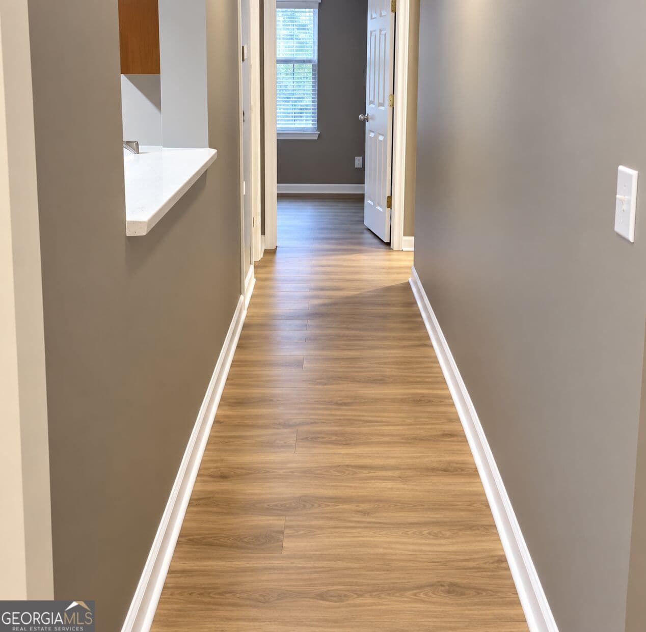 3 bedroom, 2 bathroom, 1,292 sq ft condominium for sale at 16203 Waldrop Cove 16203, Decatur, GA 30034 — photo 2