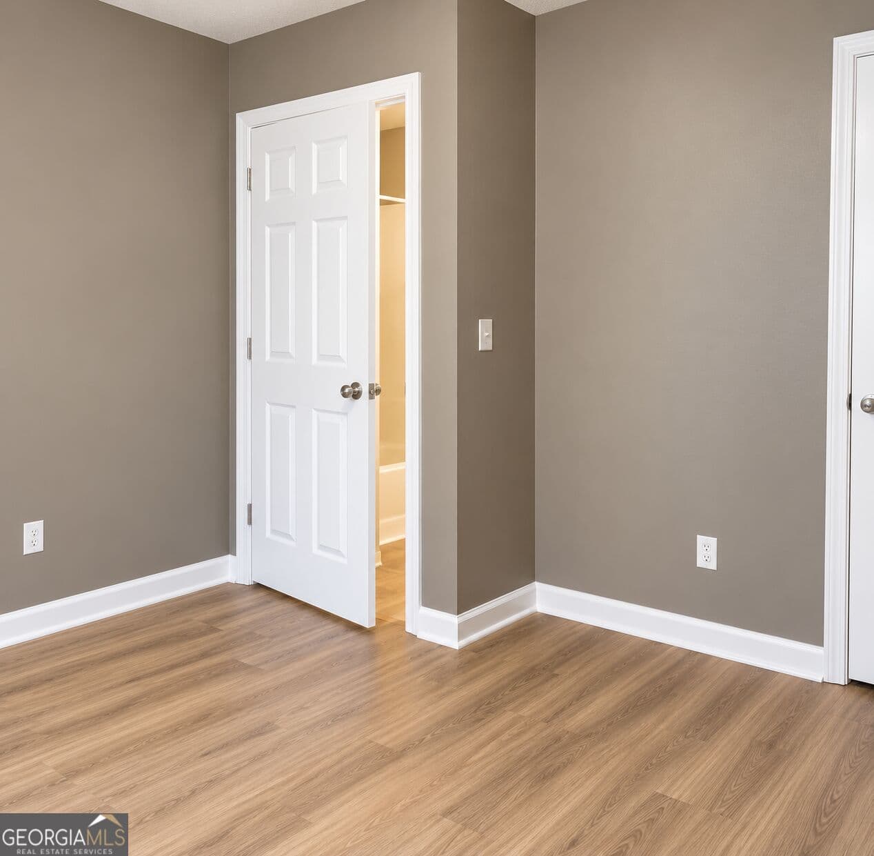 3 bedroom, 2 bathroom, 1,292 sq ft condominium for sale at 16203 Waldrop Cove 16203, Decatur, GA 30034 — photo 9