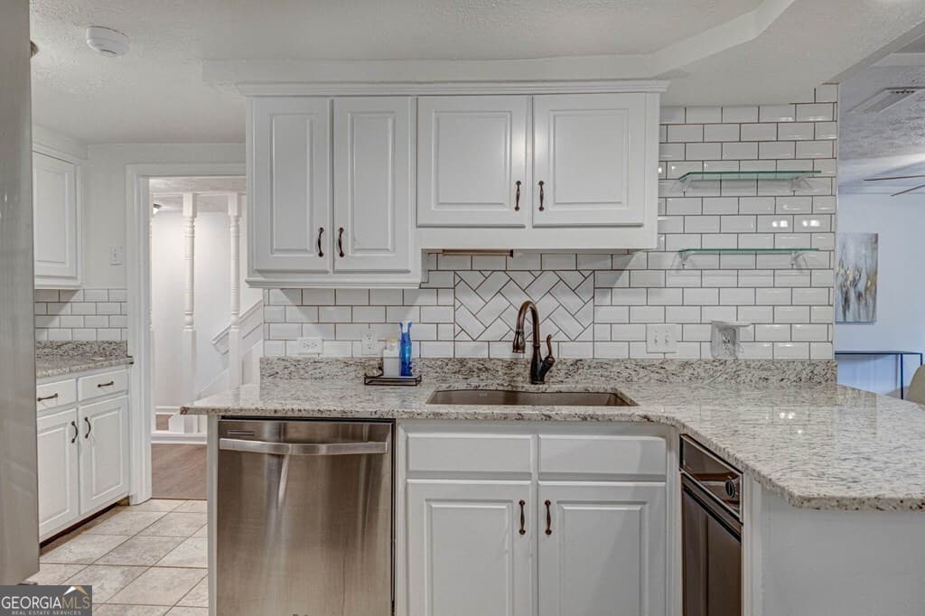 4 bedroom, 2 bathroom, 2,536 sq ft single family residence for sale at 6101 River Road 5, Columbus, GA 31904 — photo 3