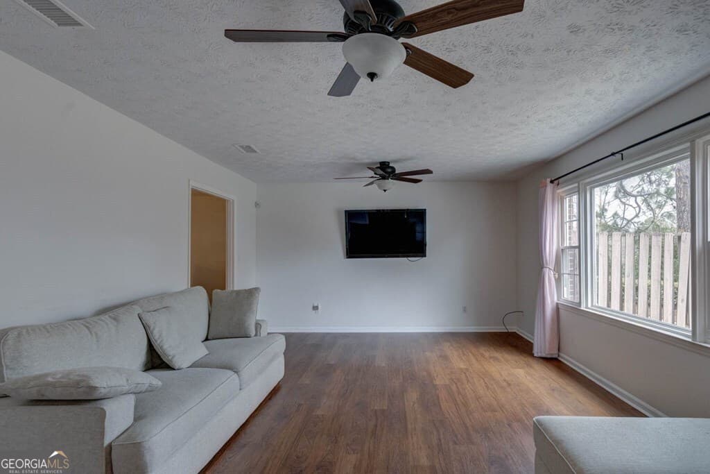 4 bedroom, 2 bathroom, 2,536 sq ft single family residence for sale at 6101 River Road 5, Columbus, GA 31904 — photo 9