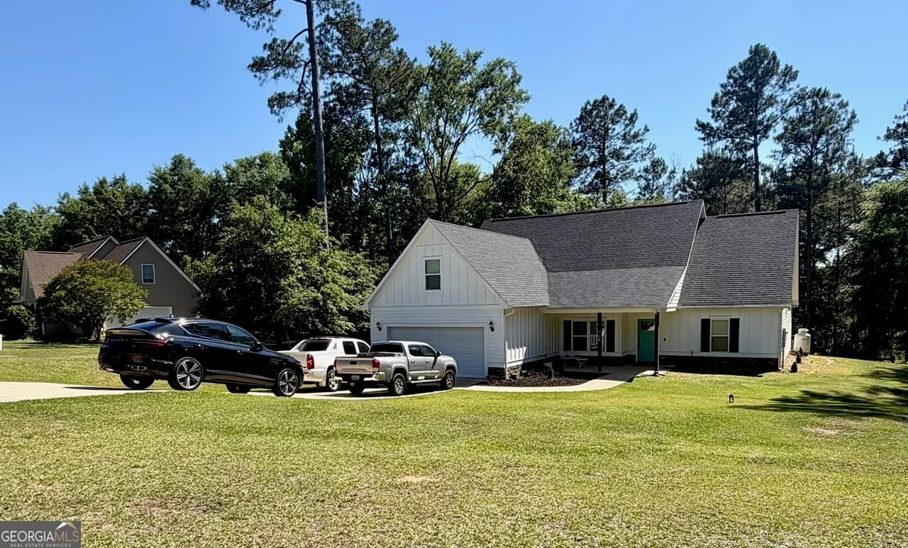 3 bedroom, 2 bathroom, 1,822 sq ft single family residence for sale at 108 Cambridge Court, Milledgeville, GA 31061 — photo 2