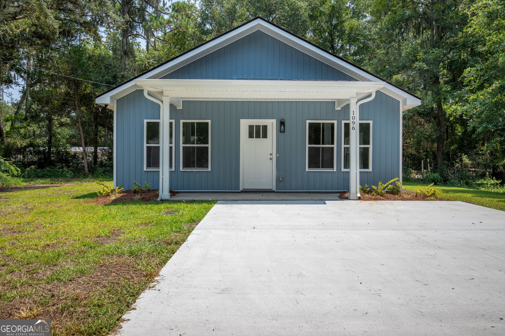 3 bedroom, 2 bathroom, 1,250 sq ft single family residence for sale at 1096 Casey Road, Townsend, GA 31331