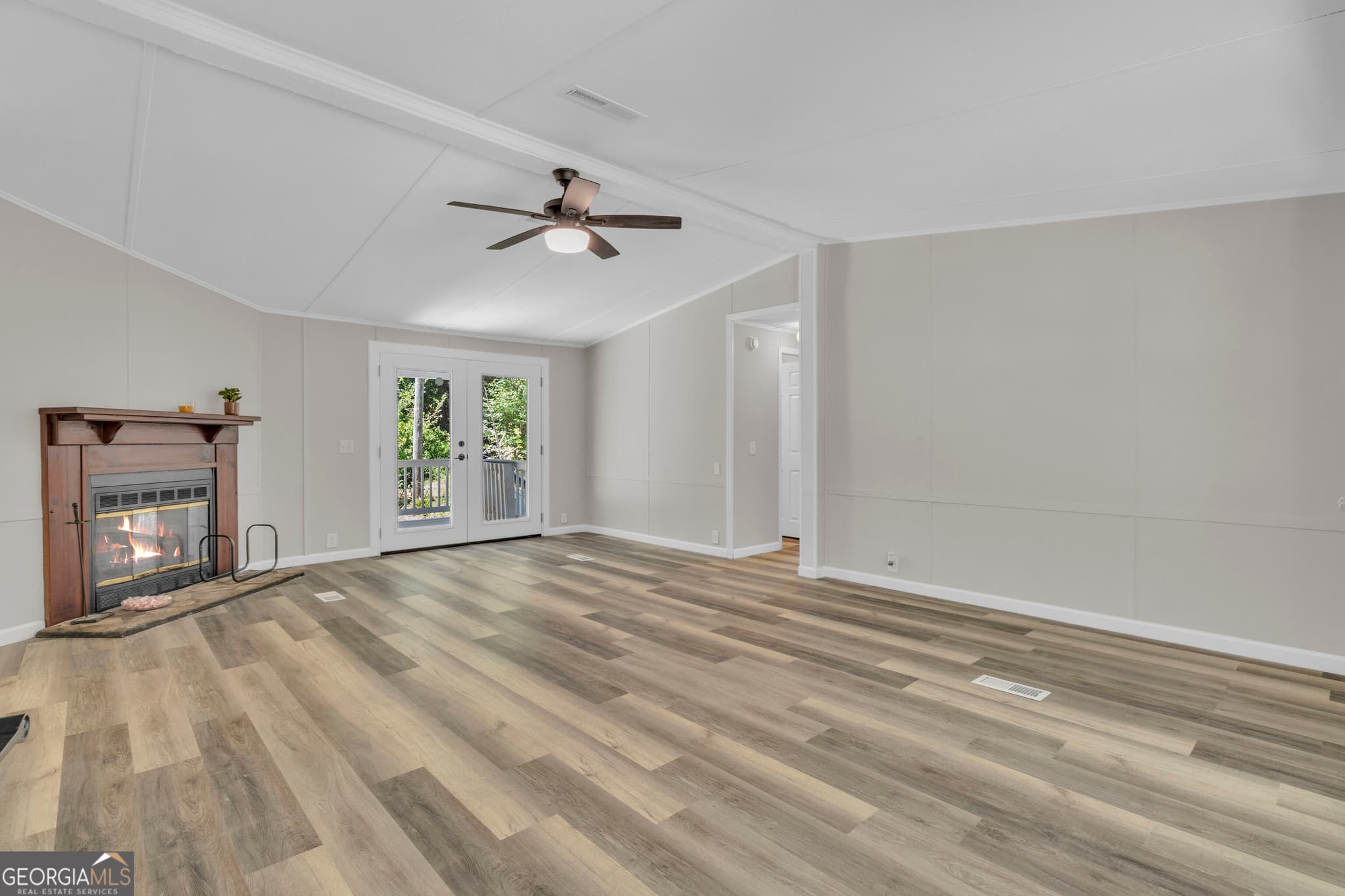3 bedroom, 2 bathroom, 1,344 sq ft manufactured home,single family residence for sale at 460 Etheridge Mill Road, Milner, GA 30257 — photo 7