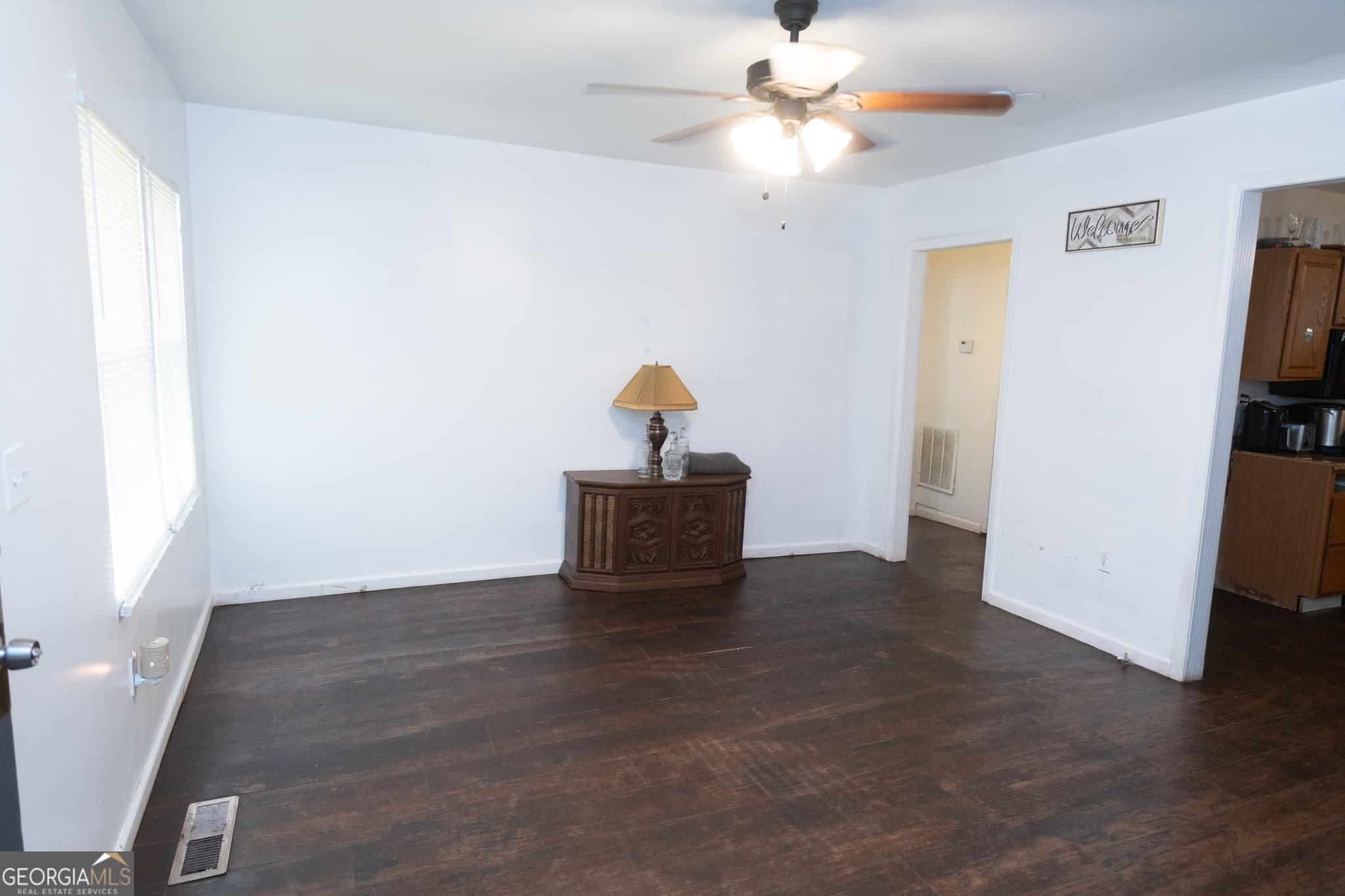 3 bedroom, 2 bathroom, 1,316 sq ft single family residence for sale at 1323 S Lee Street, Griffin, GA 30223 — photo 3