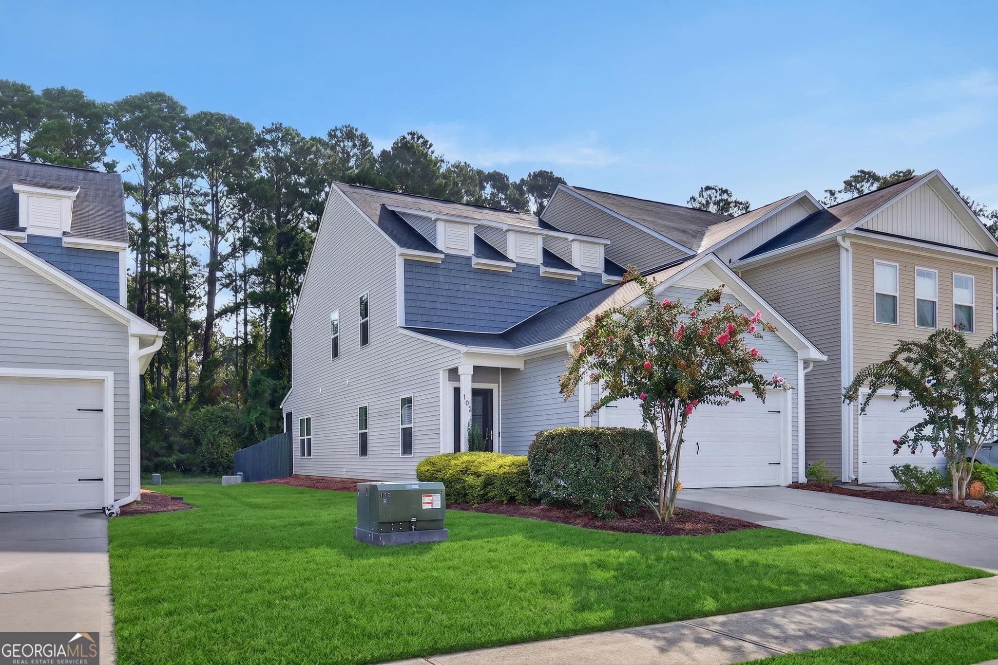 3 bedroom, 2.5 bathroom, 2,025 sq ft townhouse for sale at 108 Bellasera Way, Richmond Hill, GA 31324 — photo 2