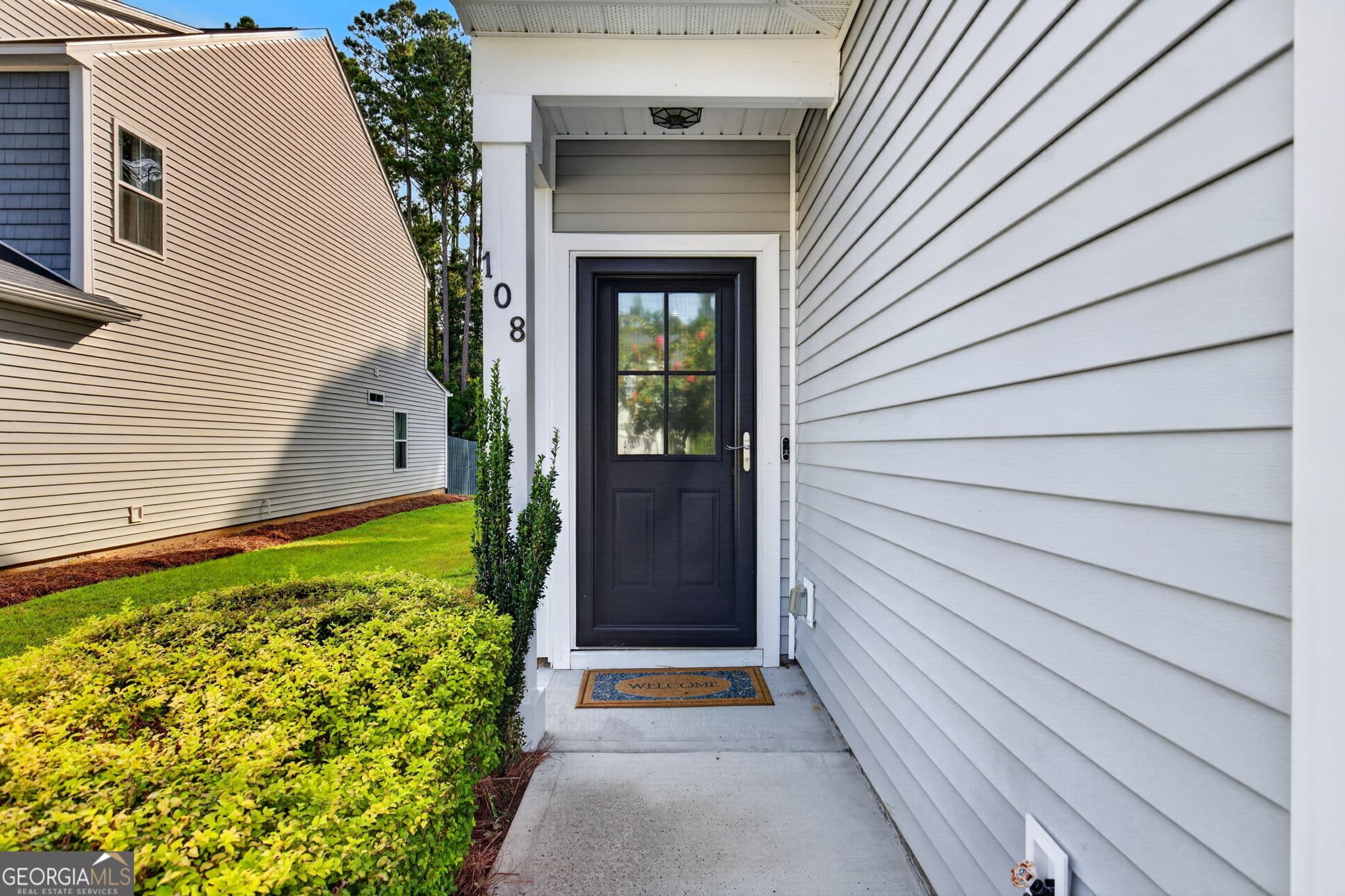 3 bedroom, 2.5 bathroom, 2,025 sq ft townhouse for sale at 108 Bellasera Way, Richmond Hill, GA 31324 — photo 5