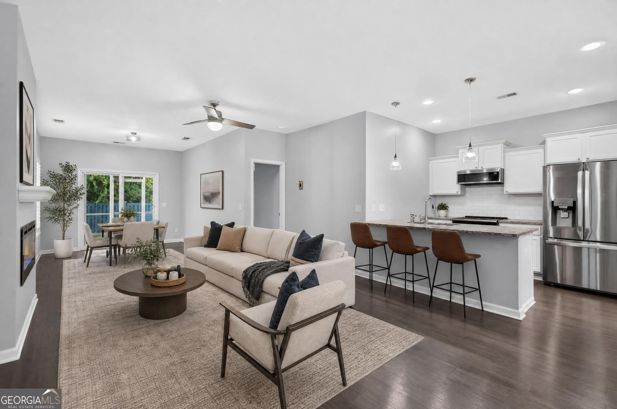 3 bedroom, 2.5 bathroom, 2,025 sq ft townhouse for sale at 108 Bellasera Way, Richmond Hill, GA 31324 — photo 9