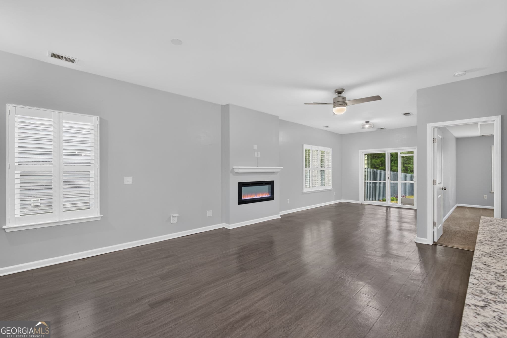 3 bedroom, 2.5 bathroom, 2,025 sq ft townhouse for sale at 108 Bellasera Way, Richmond Hill, GA 31324 — photo 10