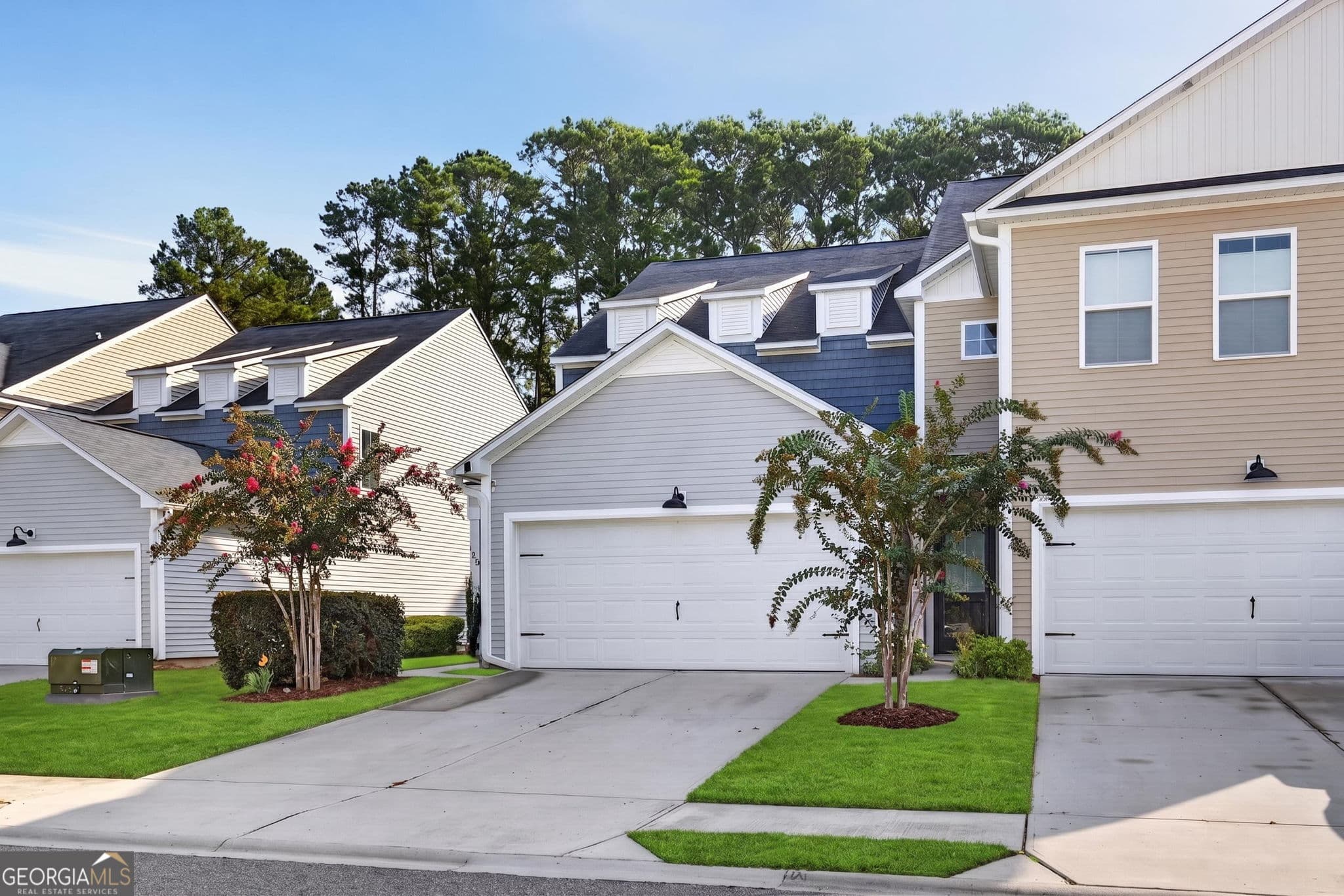 3 bedroom, 2.5 bathroom, 2,025 sq ft townhouse for sale at 108 Bellasera Way, Richmond Hill, GA 31324 — photo 4