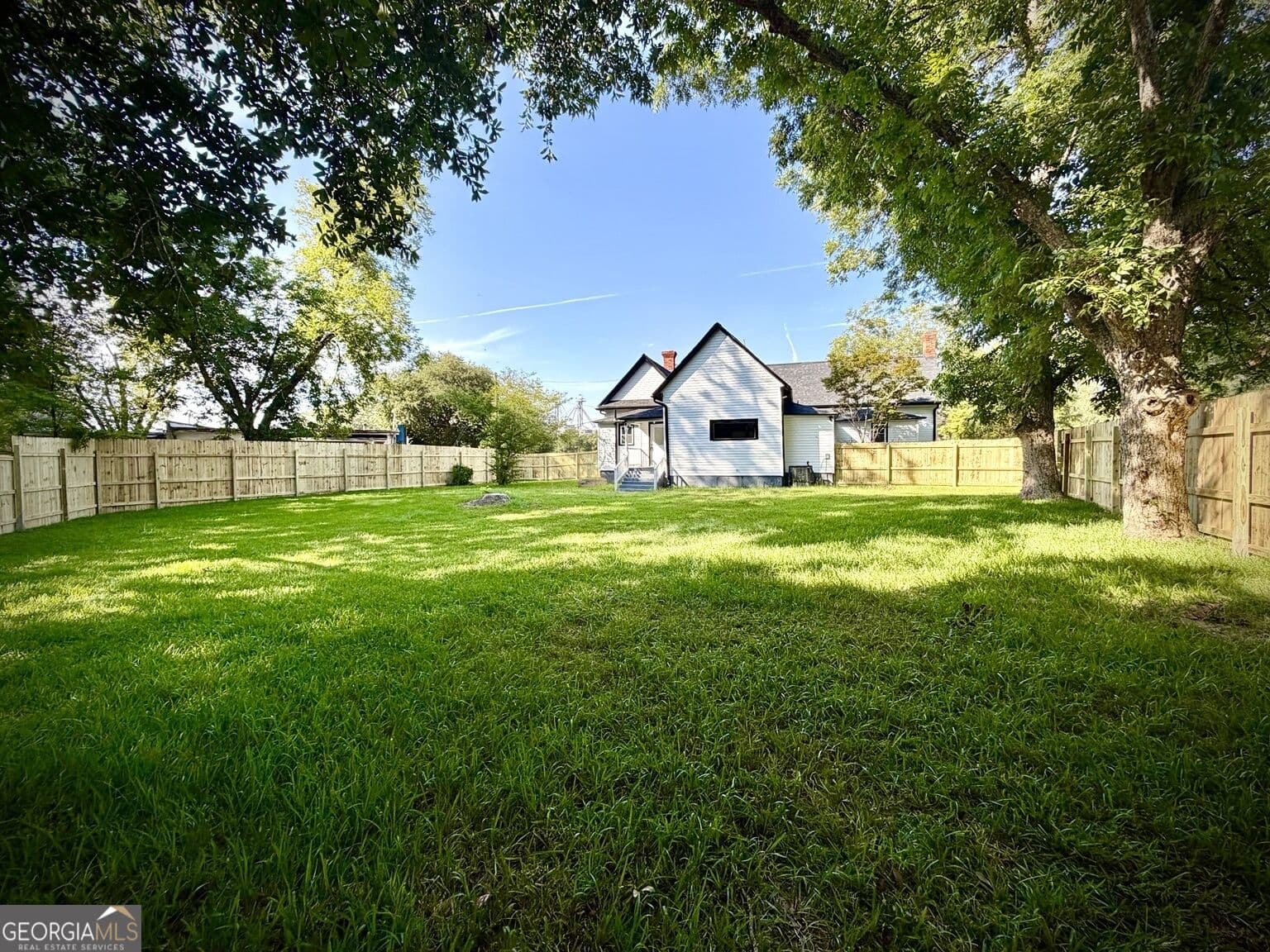 3 bedroom, 2 bathroom, 1,827 sq ft single family residence for sale at 106 N Line Street, Dexter, GA 31019 — photo 3