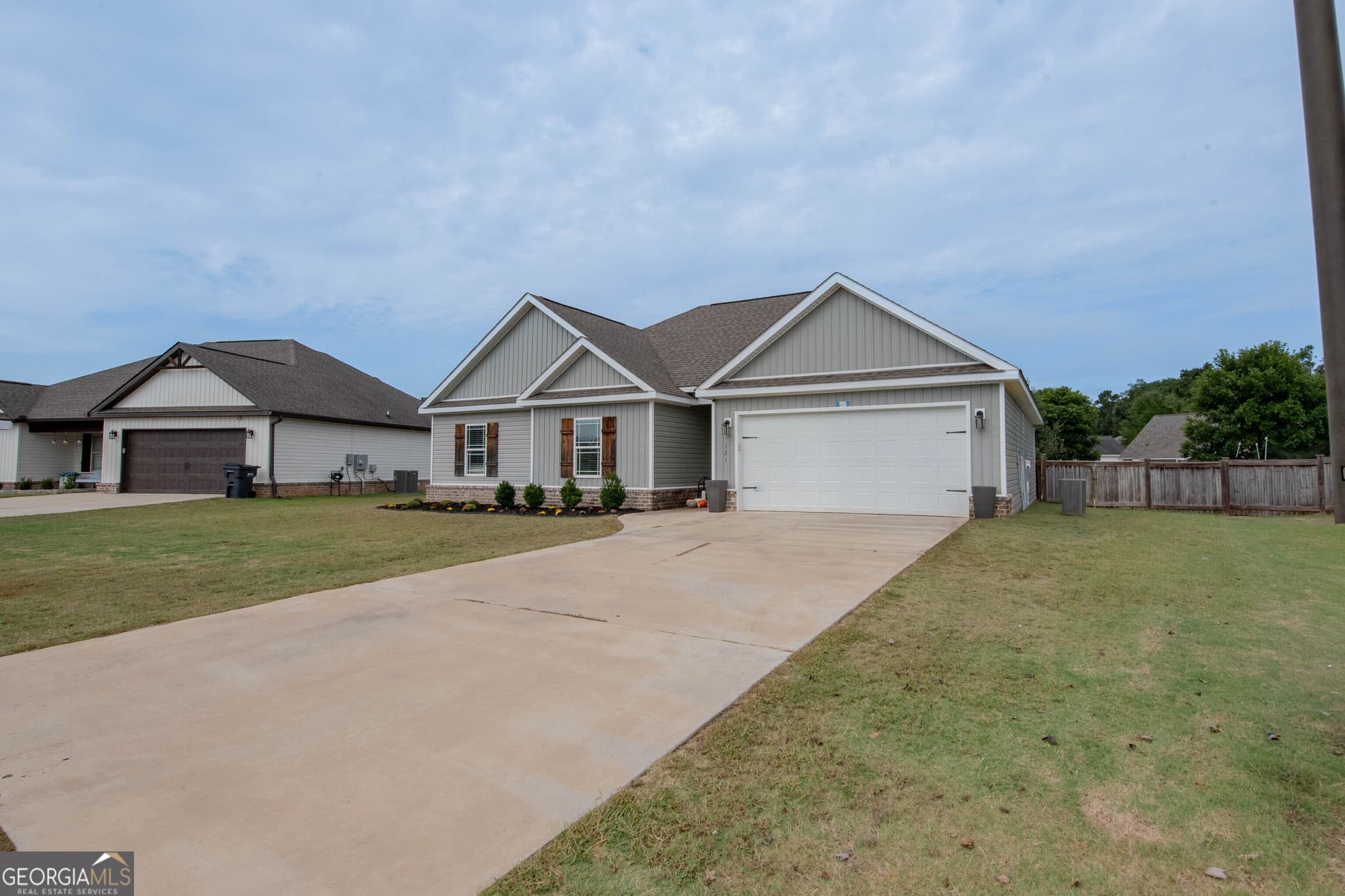4 bedroom, 2 bathroom, 1,669 sq ft single family residence for sale at 121 Locks Heath Court, Perry, GA 31069 — photo 3