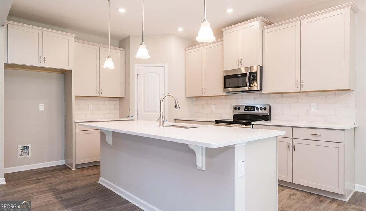 4 bedroom, 2.5 bathroom, 3,072 sq ft single family residence for sale at 5020 Cecelia Drive, Powder Springs, GA 30127 — photo 8